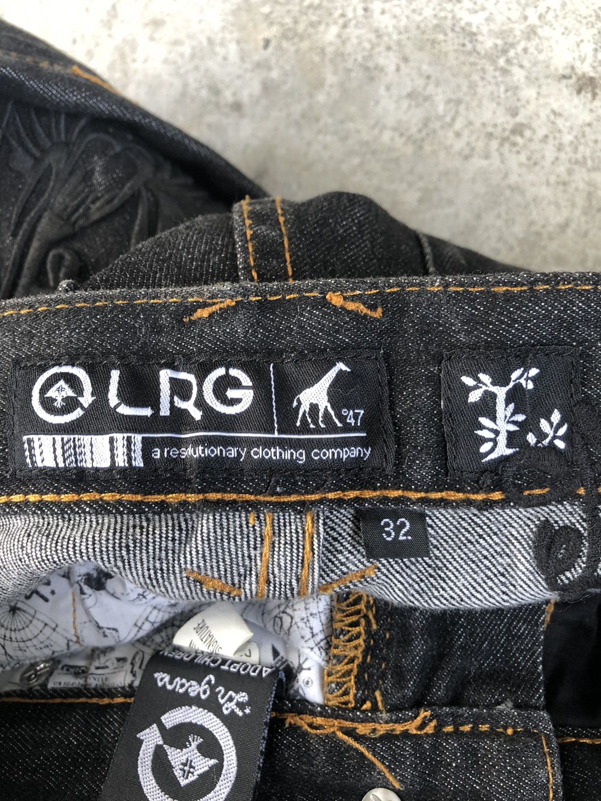 LRG LRG Embroidered Jeans Distressed Denim Size US 31 - 21 Thumbnail