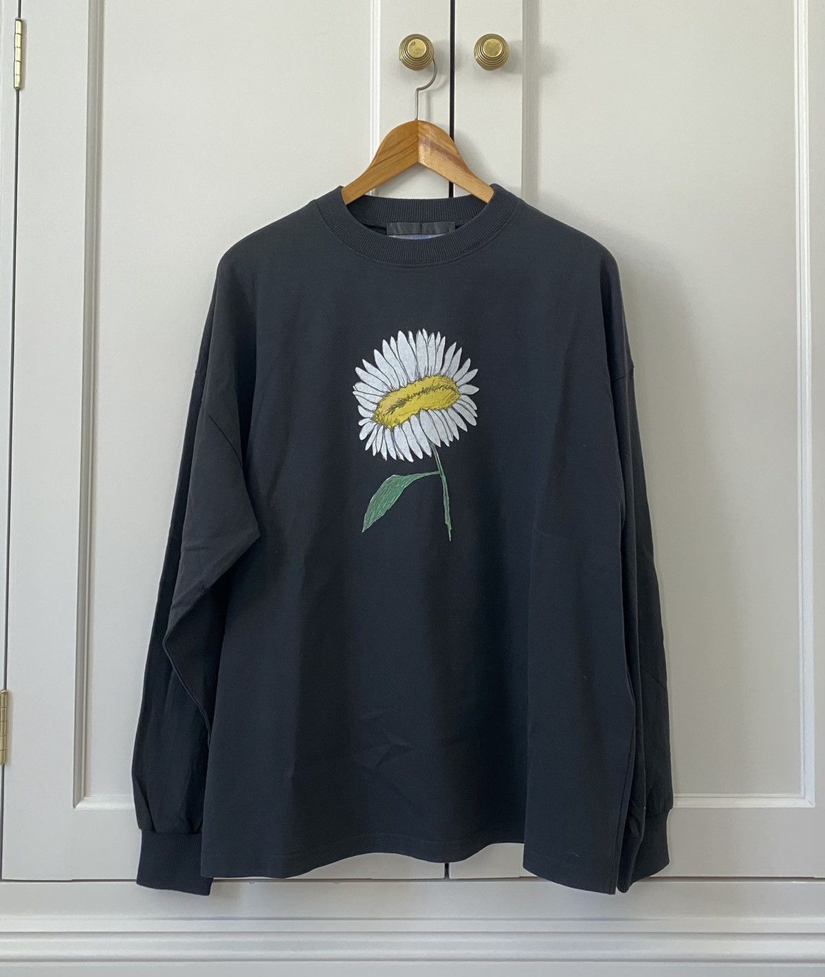 image of 1017 Alyx 9Sm x Alyx Long Sleeve Black Daisy Flower Tshirt, Men's (Size Medium)