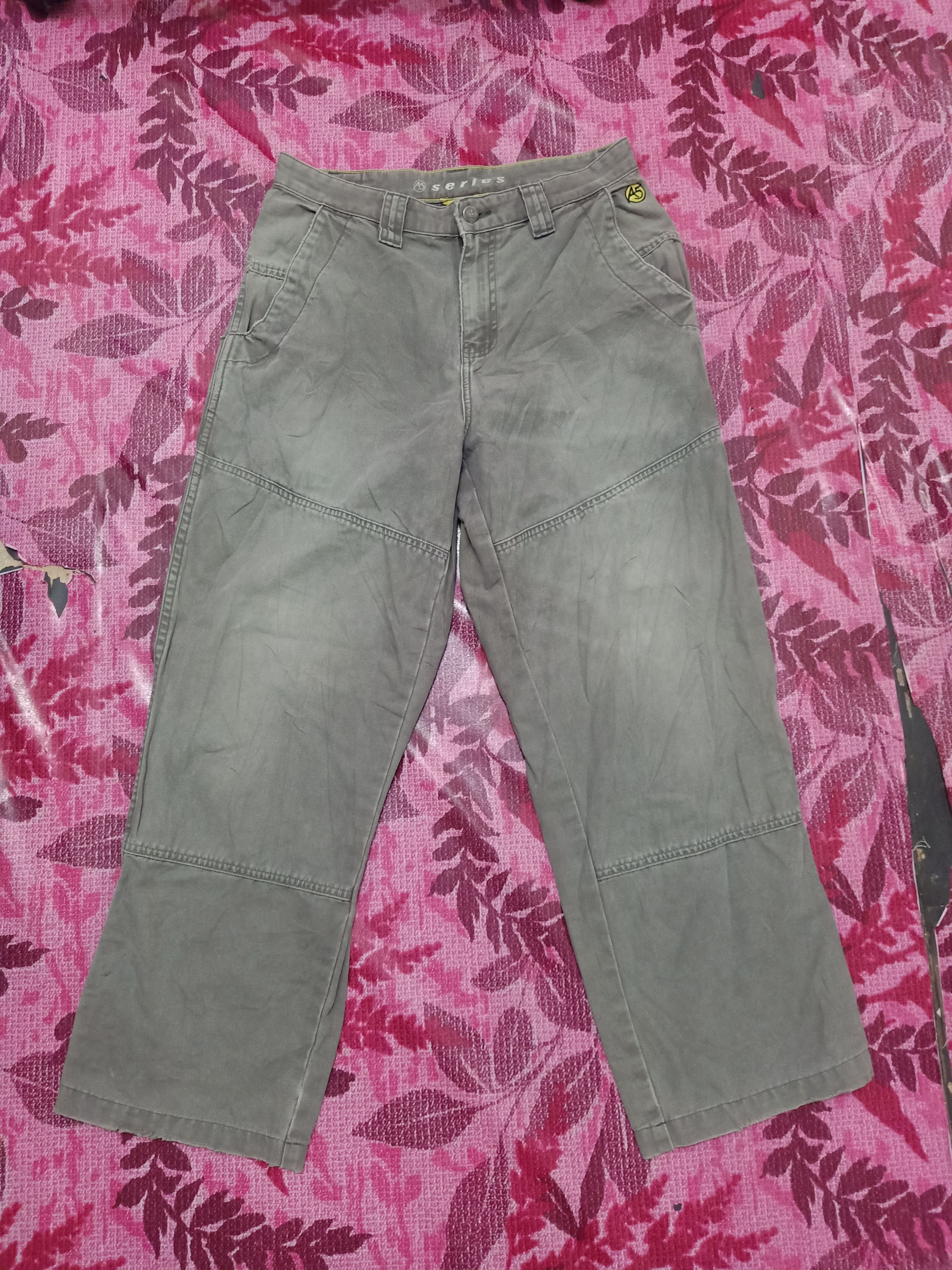 The North Face Vintage Thrashed The North Face Distressed Work Pants Size US 30 / EU 46 - 1 Thumbnail