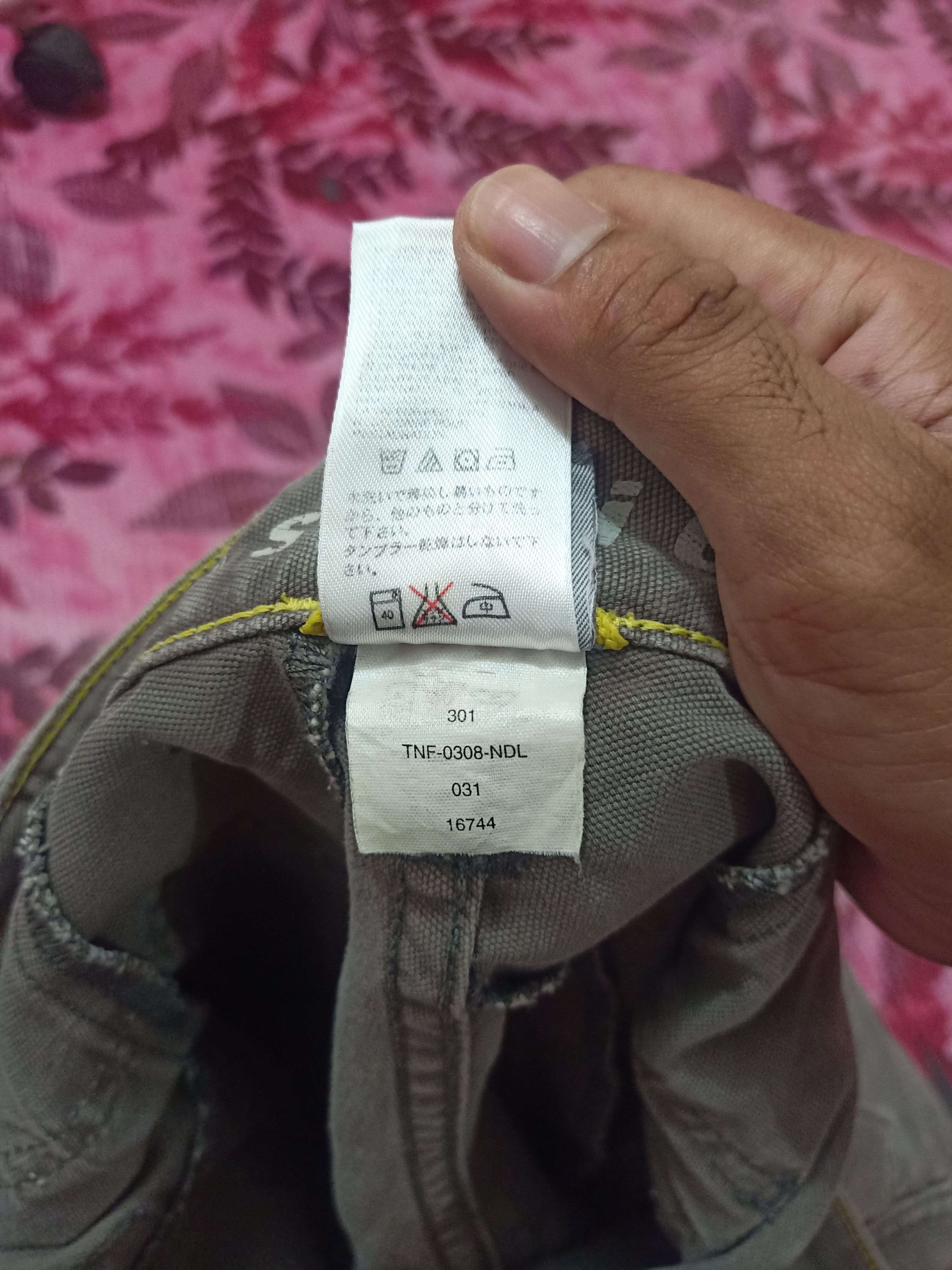 The North Face Vintage Thrashed The North Face Distressed Work Pants Size US 30 / EU 46 - 7 Thumbnail