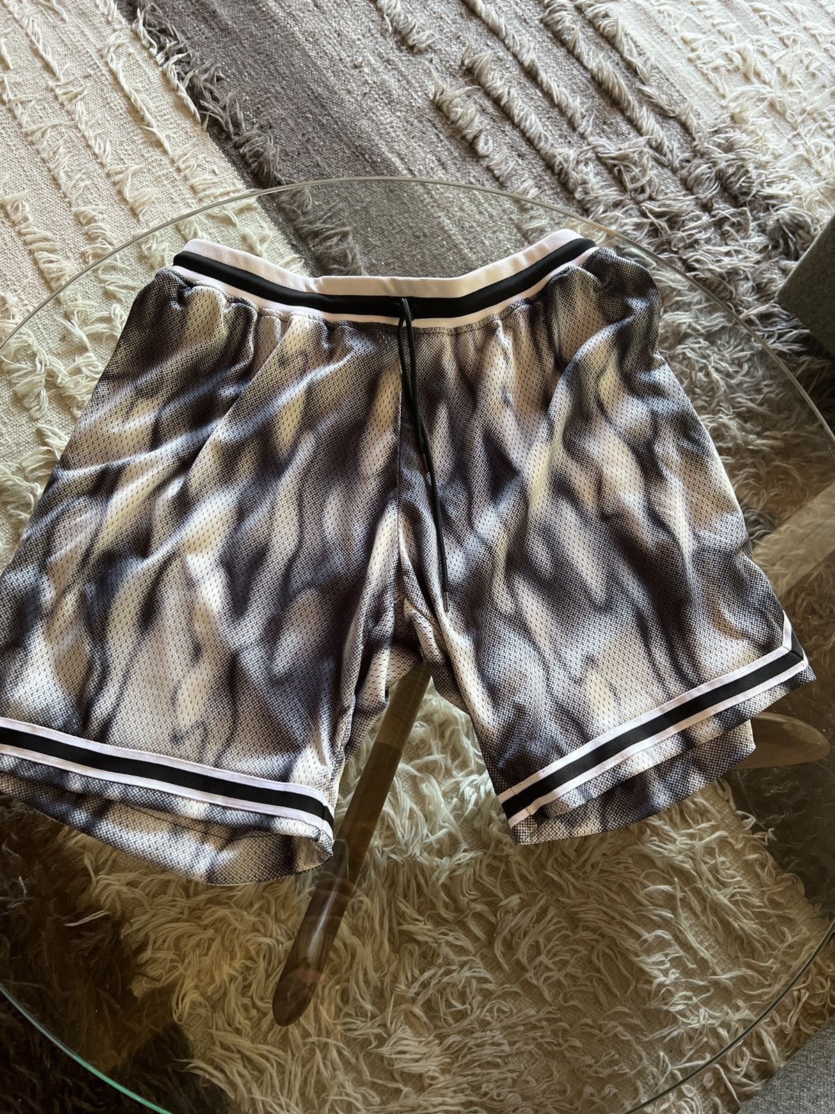 John Elliott // Smokescreen Game Shorts // Size XL 4 35