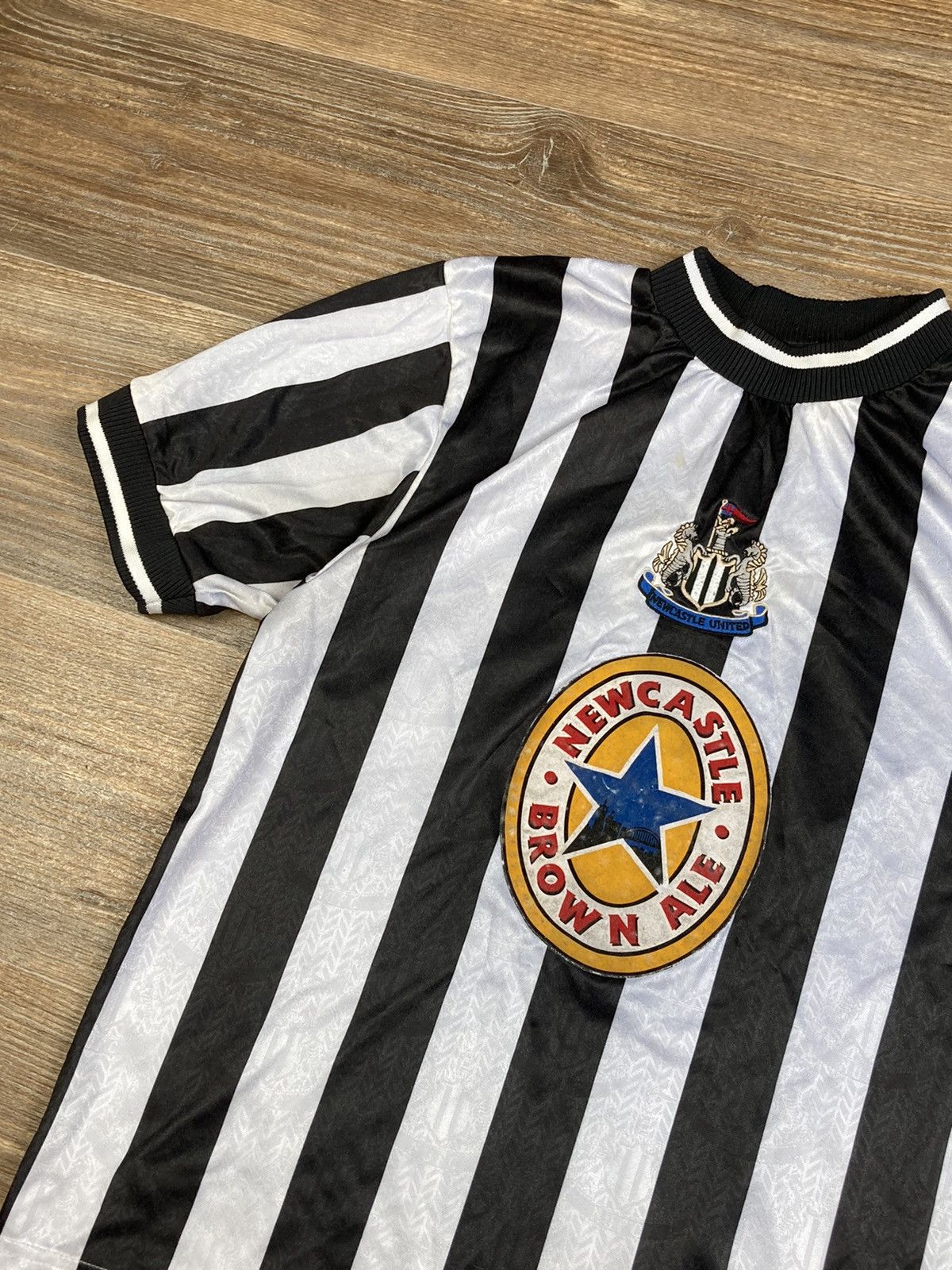 Vintage Vintage New Castle United brown ale striped jersey Size US M / EU 48-50 / 2 - 2 Thumbnail