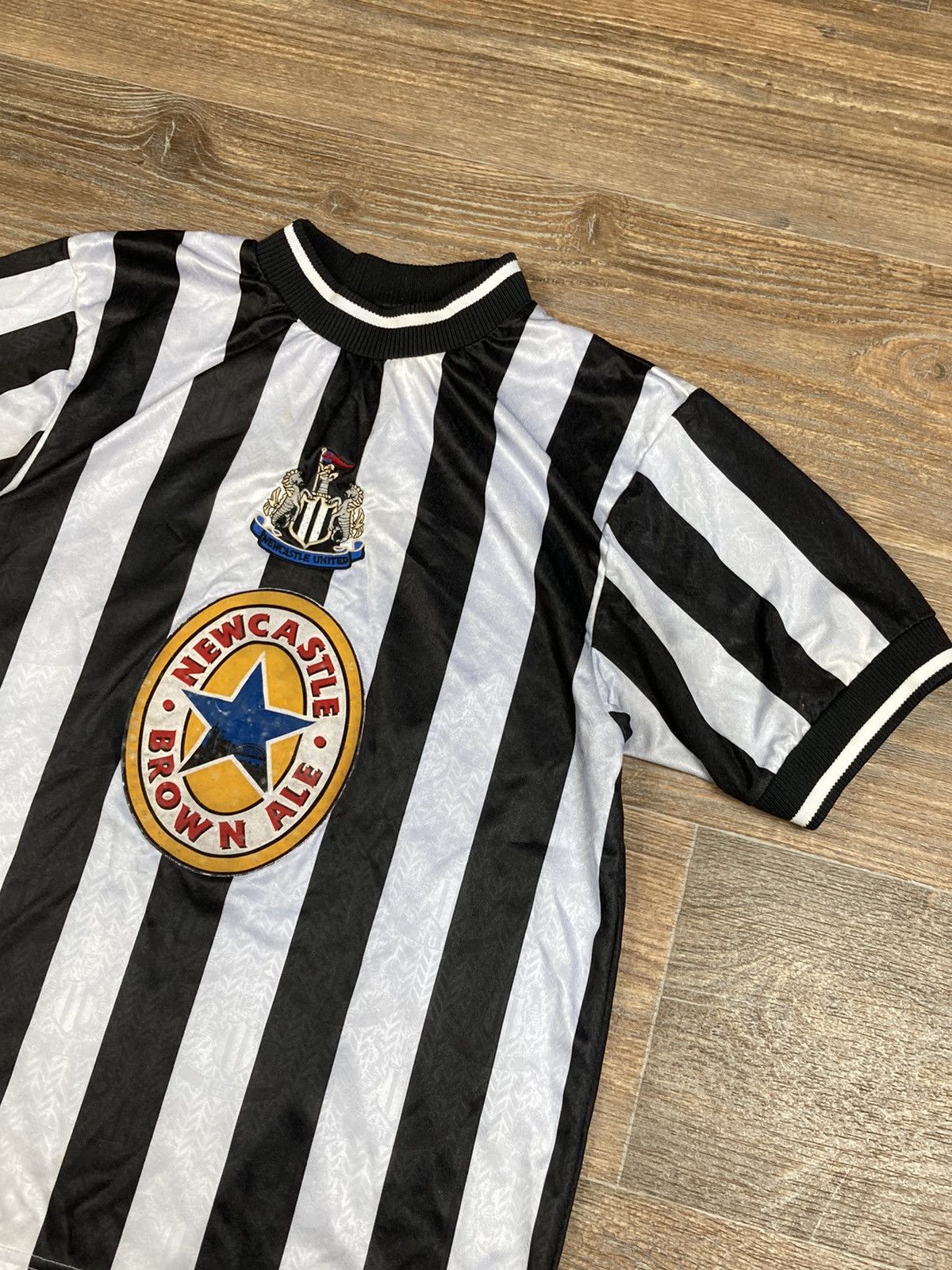 Vintage Vintage New Castle United brown ale striped jersey Size US M / EU 48-50 / 2 - 3 Thumbnail
