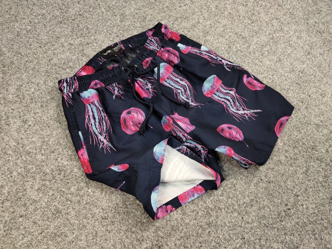 Vintage Vintage 90s Jellyfish Art Casual Shorts Streetwear Hawaiian Size US 32 / EU 48 - 6 Thumbnail