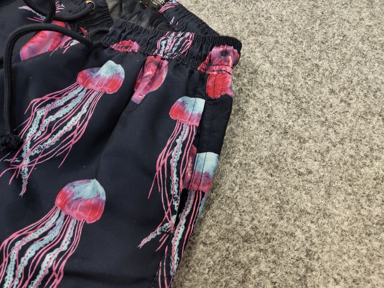 Vintage Vintage 90s Jellyfish Art Casual Shorts Streetwear Hawaiian Size US 32 / EU 48 - 5 Thumbnail