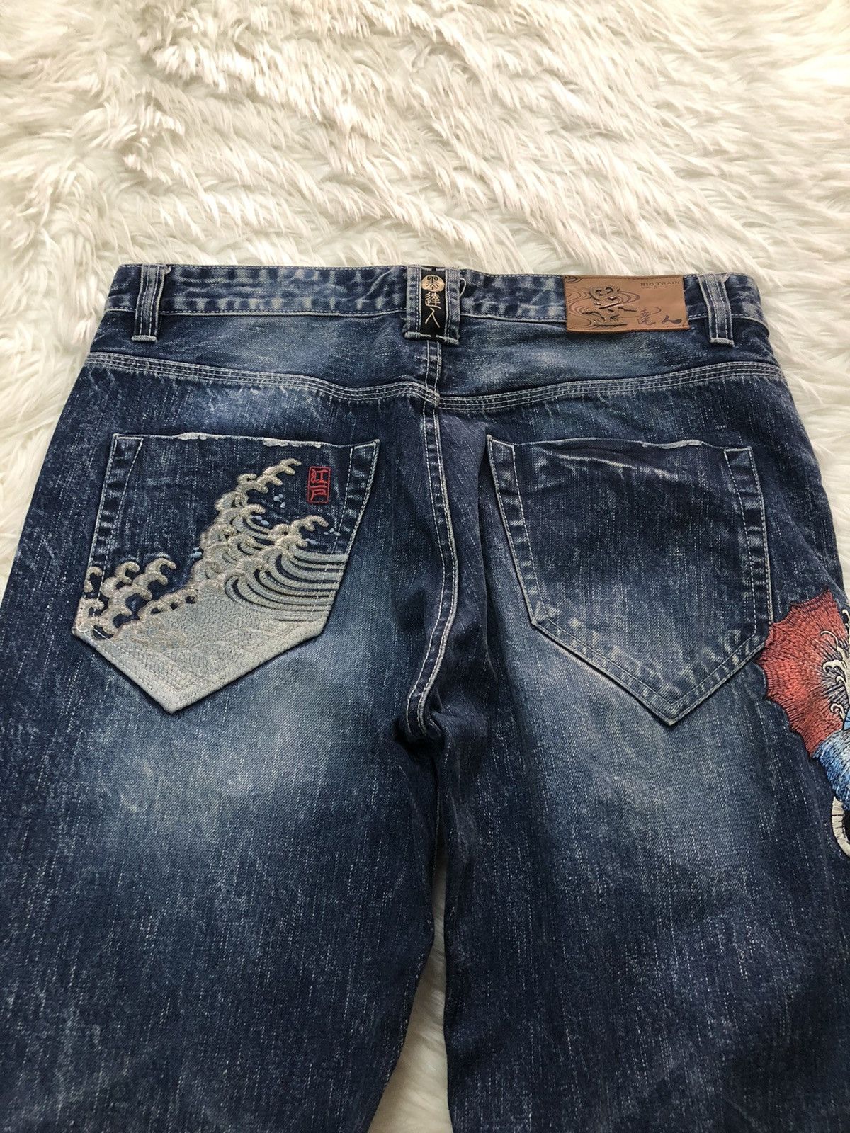 Japanese Brand BIG TRAIN Japanese embroidered fish koi Size US 36 / EU 52 - 9 Thumbnail