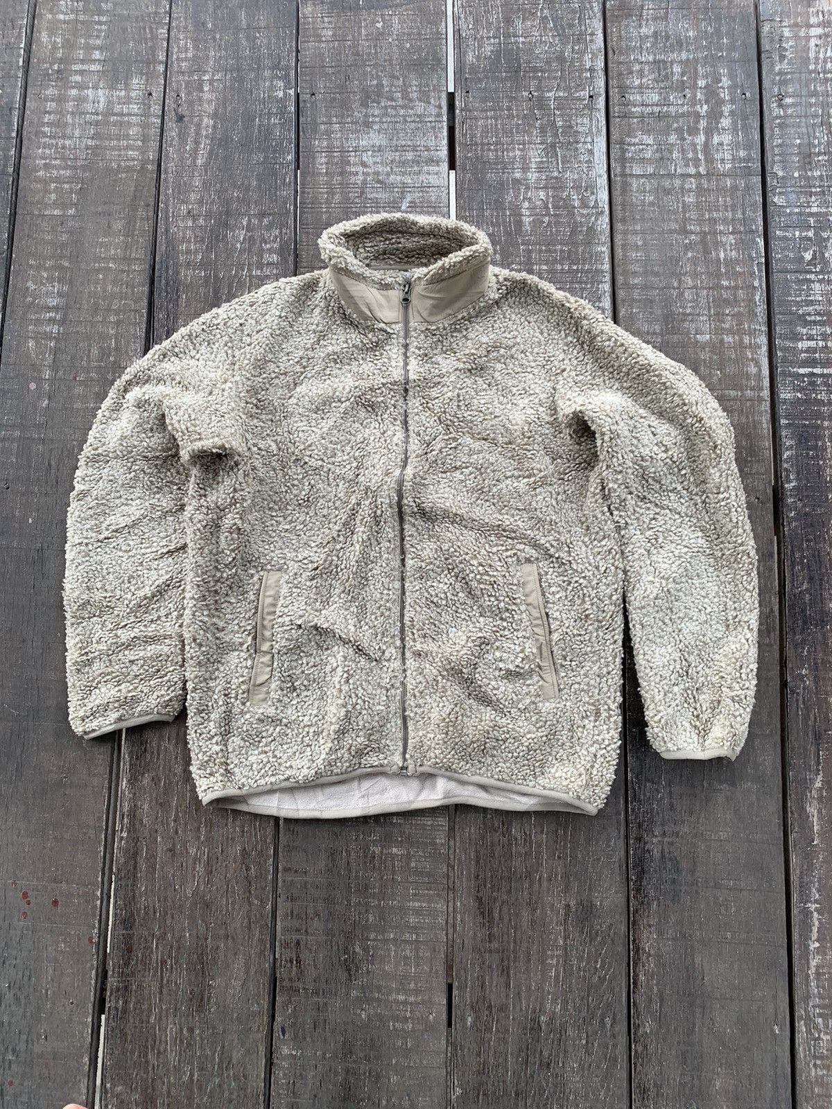 UNIQLO BULKY FULL ZIPPER