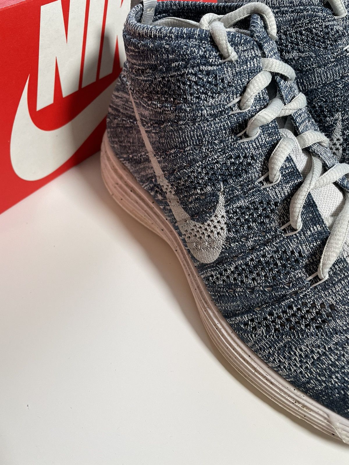 Nike Lunar Flyknit Chukka Squadron Blue 2014 Size US 9.5 / EU 42-43 - 3 Thumbnail
