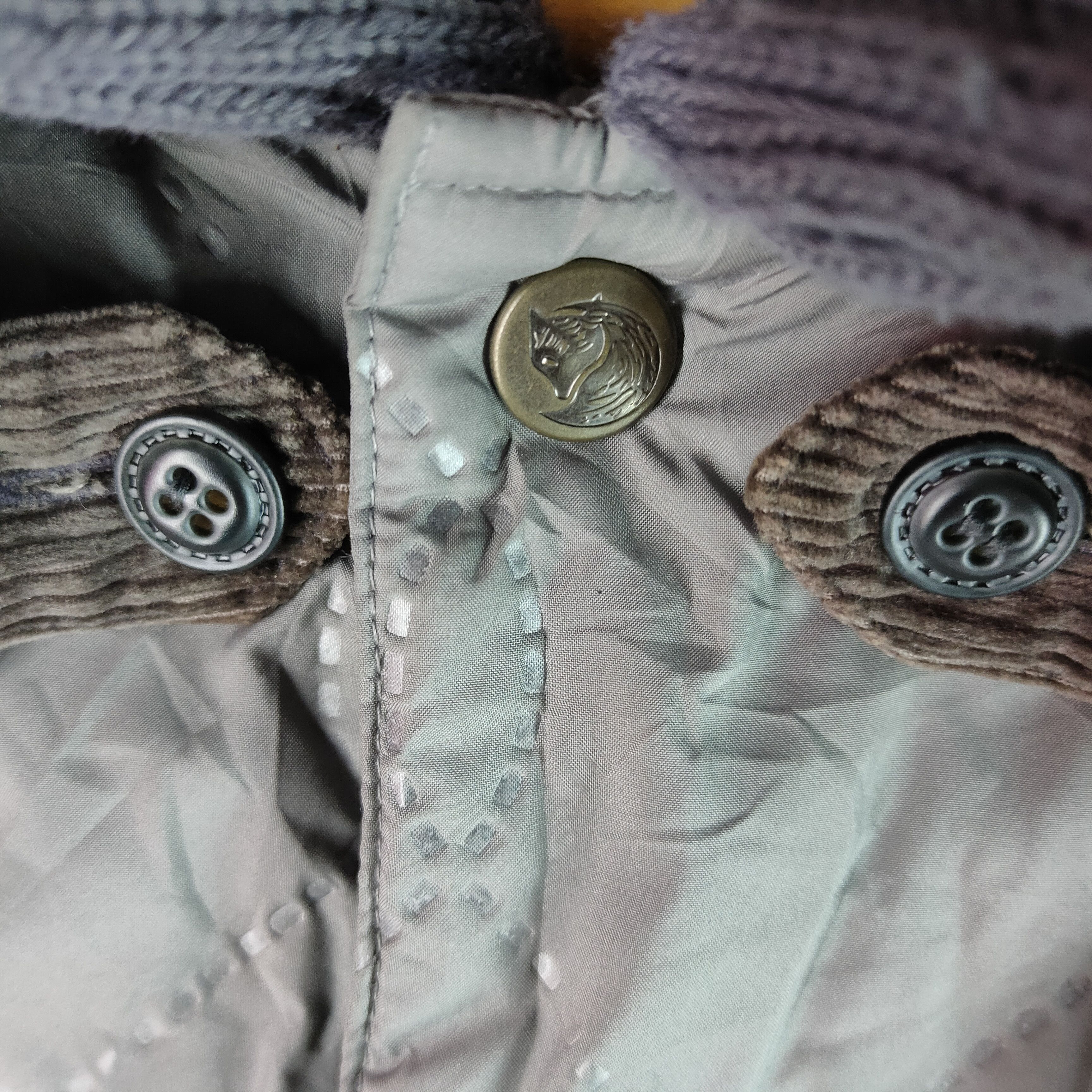 Fjallraven FJALLRAVEN Full Engrave Logo Button Down Jacket Size US L / EU 52-54 / 3 - 5 Thumbnail