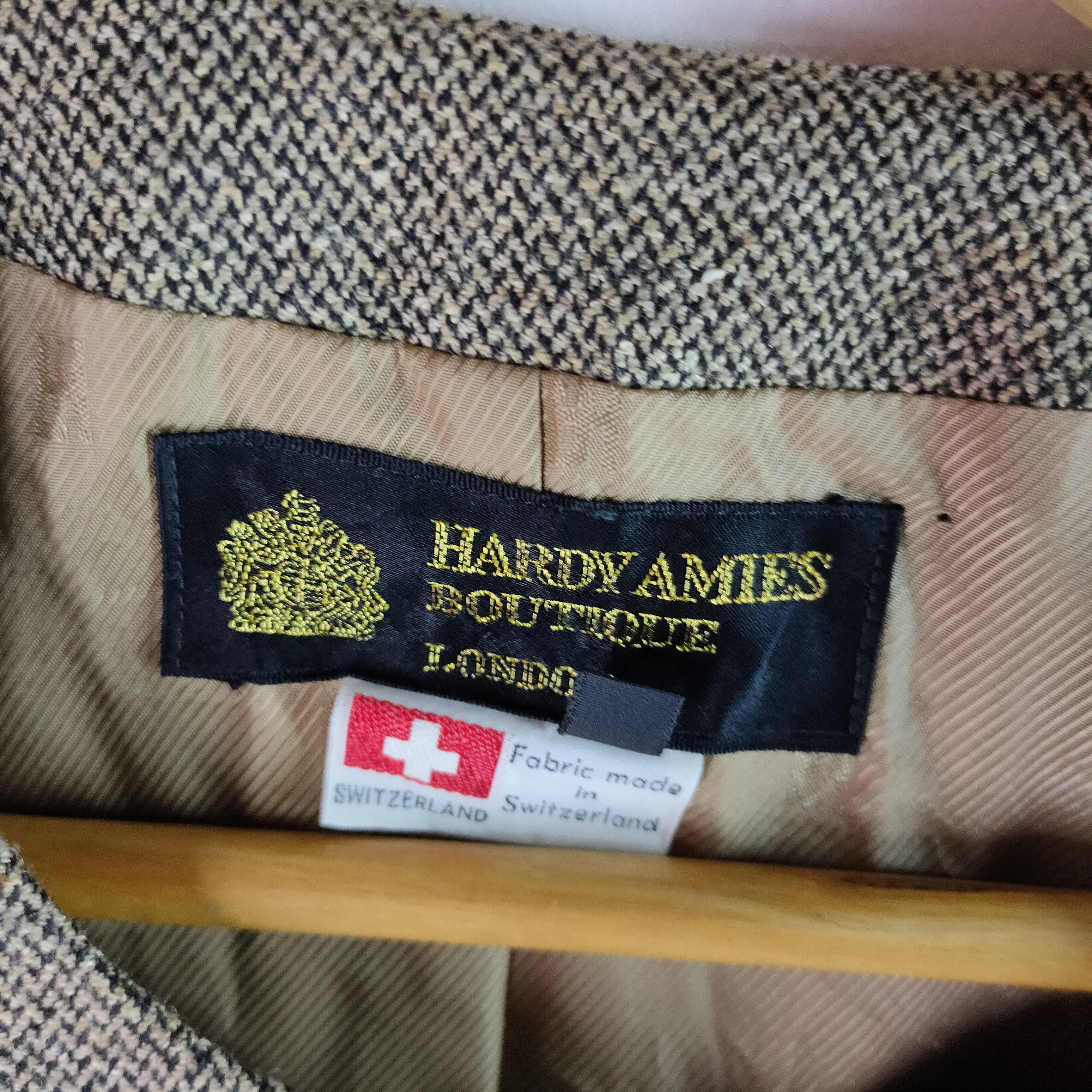 Hardy Amies HARDY AMIES BOUTIQUE SWISS MADE FULL BUTTON COAT Size US S / EU 44-46 / 1 - 2 Thumbnail