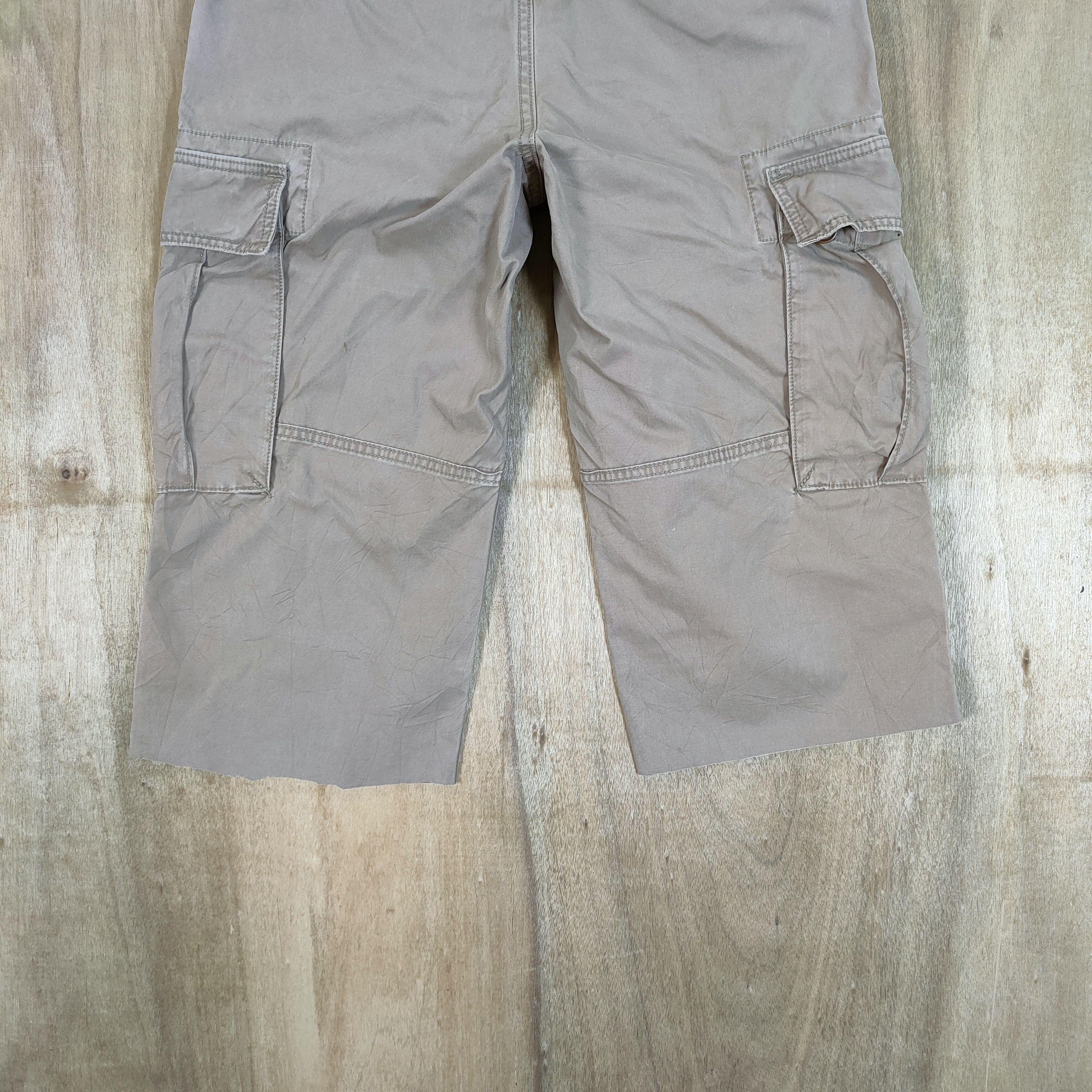 Japanese Brand RUEHLFADED SHORT CARGO PANTS Size US 30 / EU 46 - 7 Thumbnail