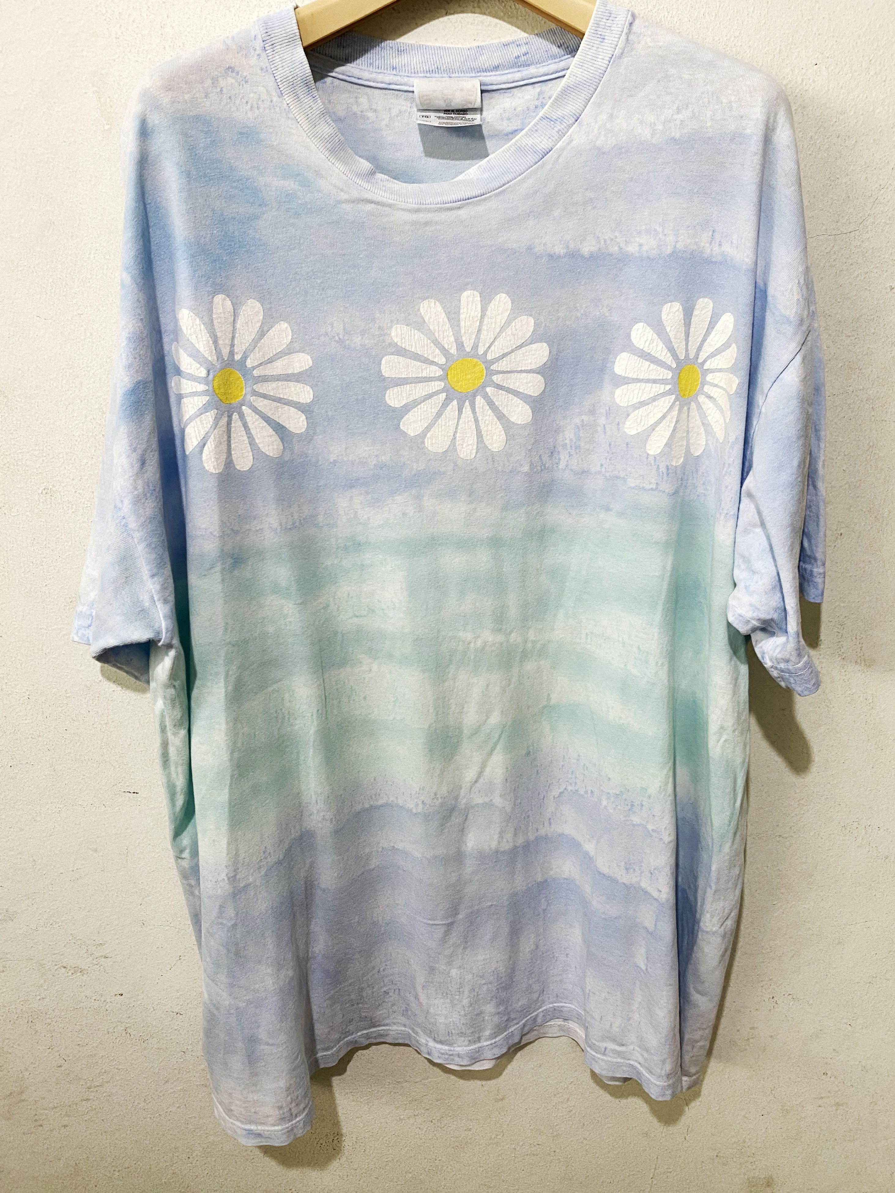Vintage Daisy Flower Shirt