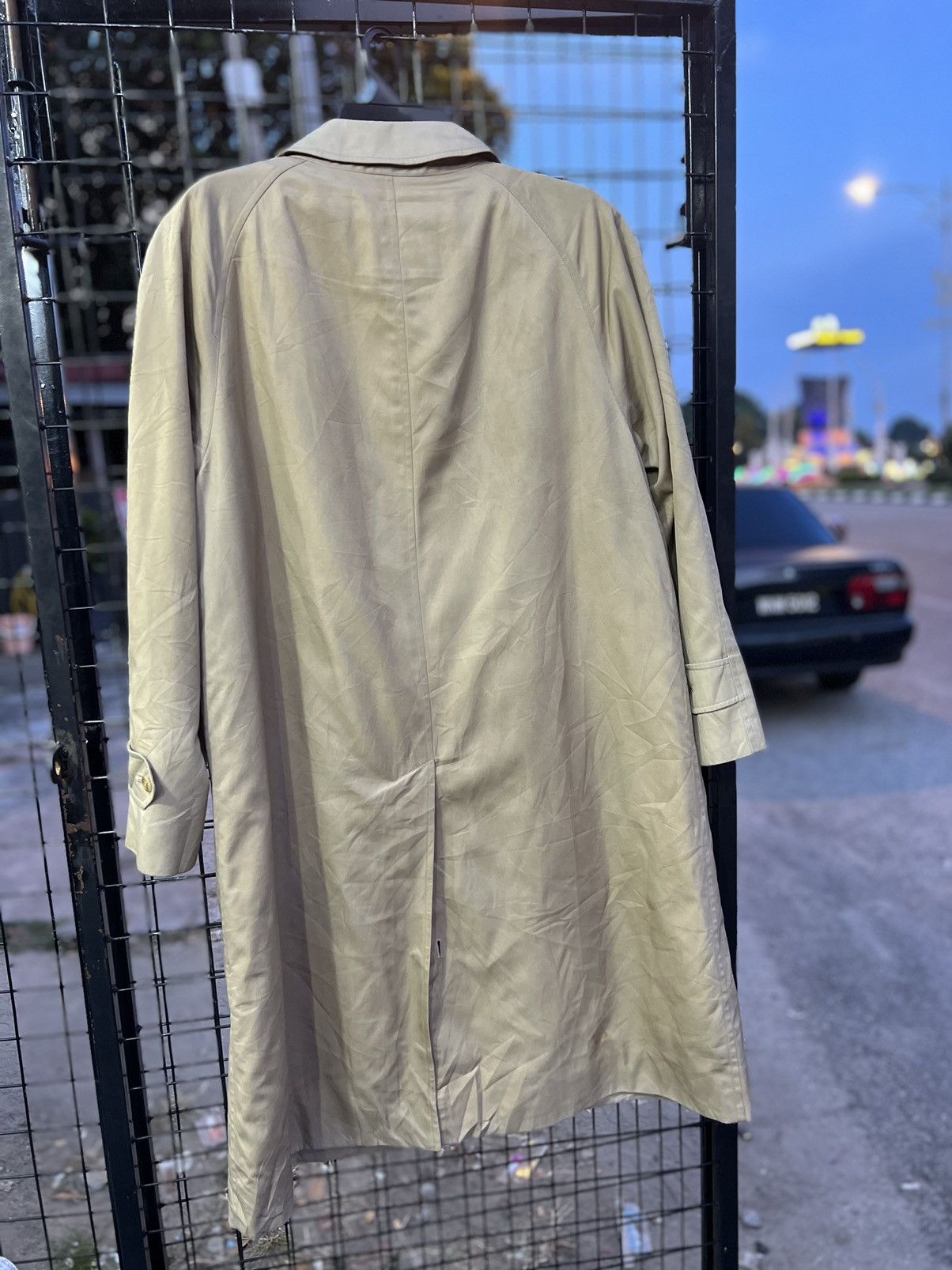 Burberry × Vintage Vintage 🔥 Burberry London tranchcoat long jacket Size US L / EU 52-54 / 3 - 5 Thumbnail