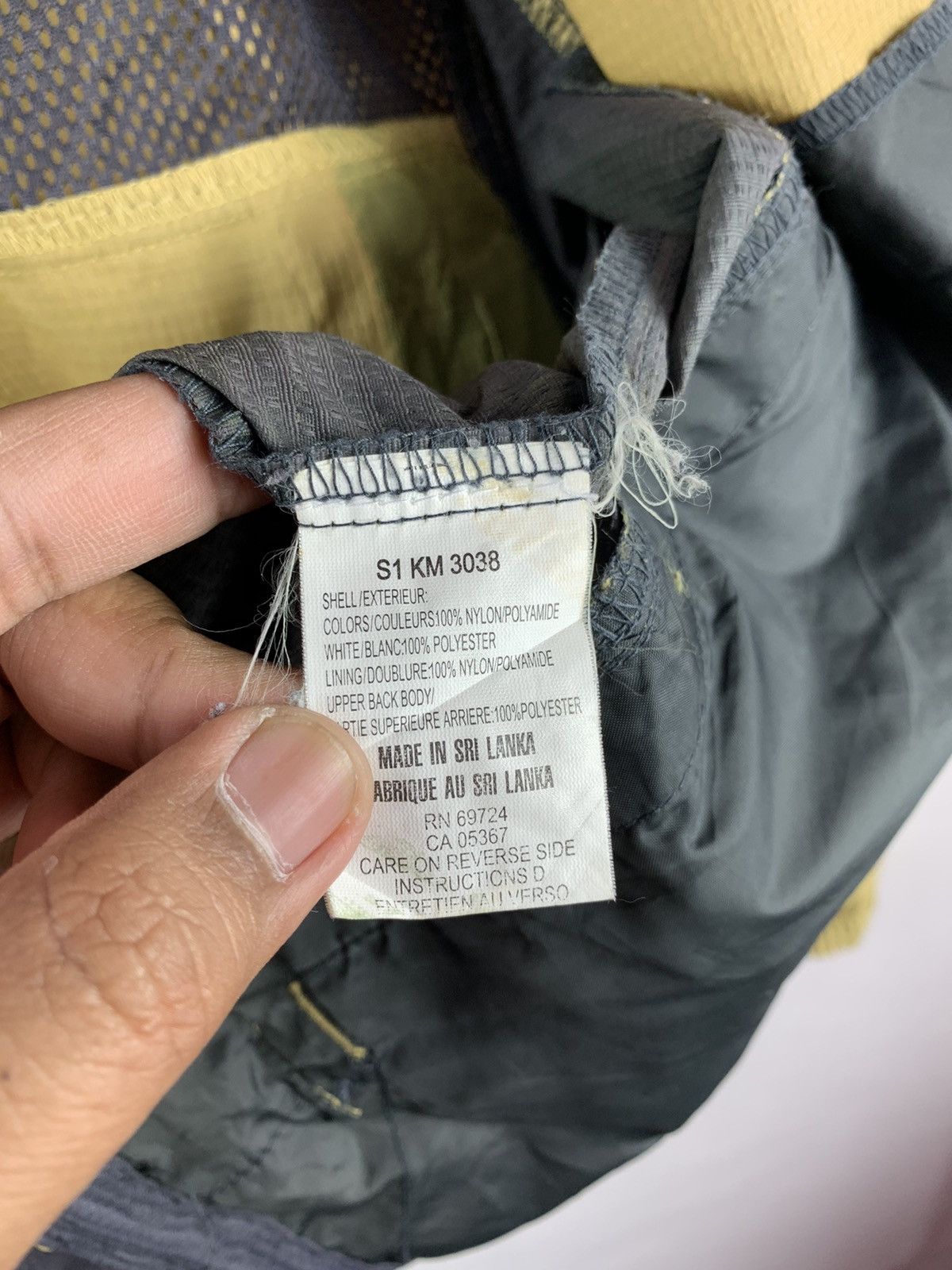 Columbia Vintage Columbia Packable Hoodie Jacket Size US S / EU 44-46 / 1 - 13 Thumbnail
