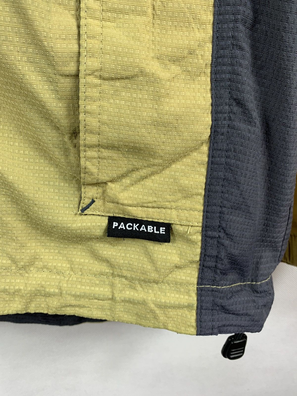 Columbia Vintage Columbia Packable Hoodie Jacket Size US S / EU 44-46 / 1 - 5 Thumbnail