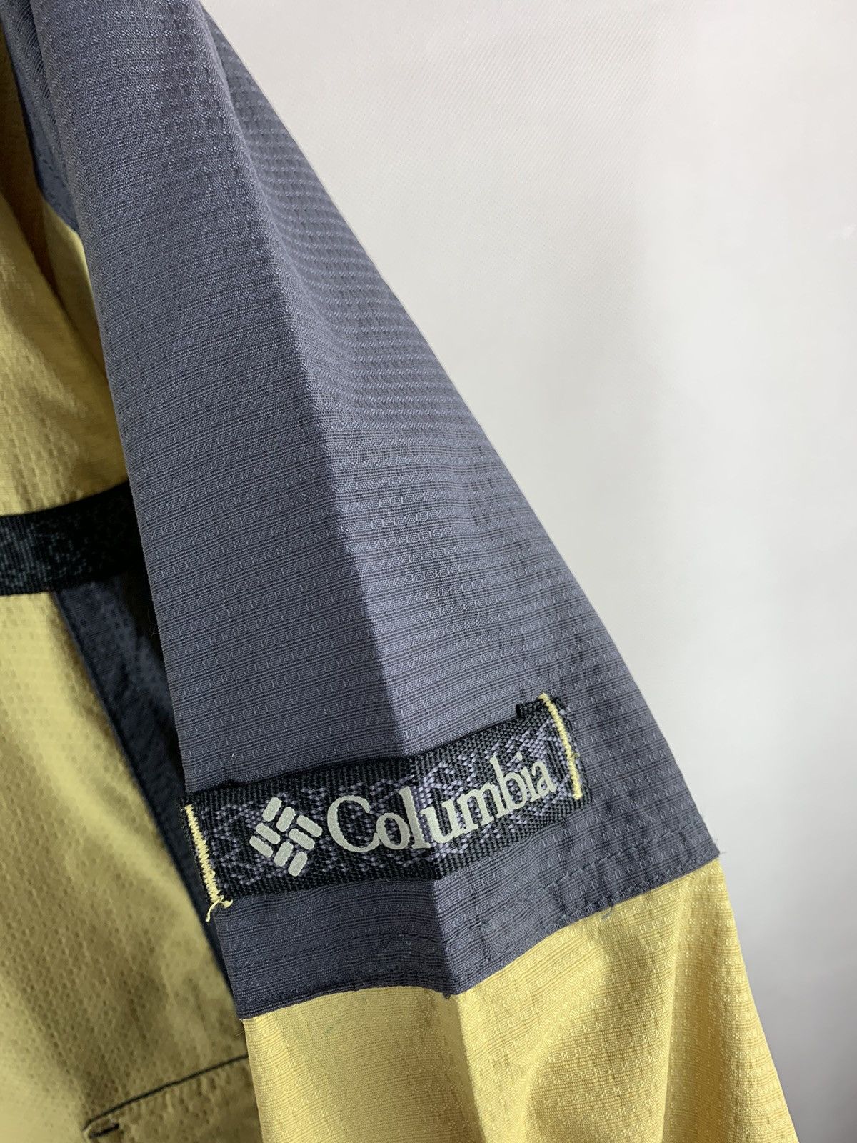 Columbia Vintage Columbia Packable Hoodie Jacket Size US S / EU 44-46 / 1 - 7 Thumbnail