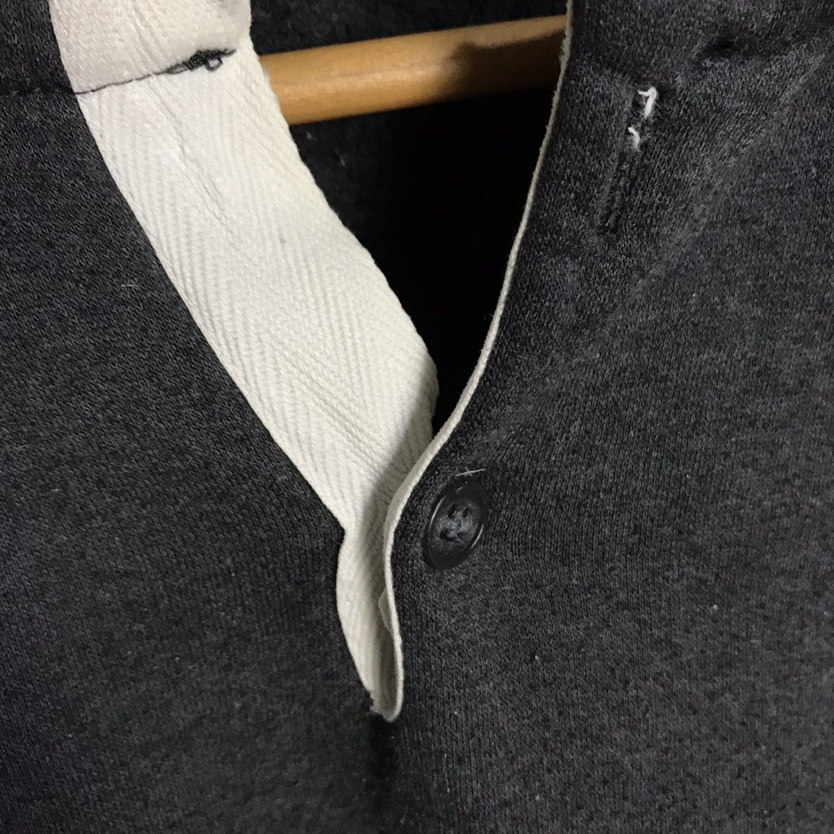 Apple Vintage apple small logo collar pullover Size US S / EU 44-46 / 1 - 4 Thumbnail