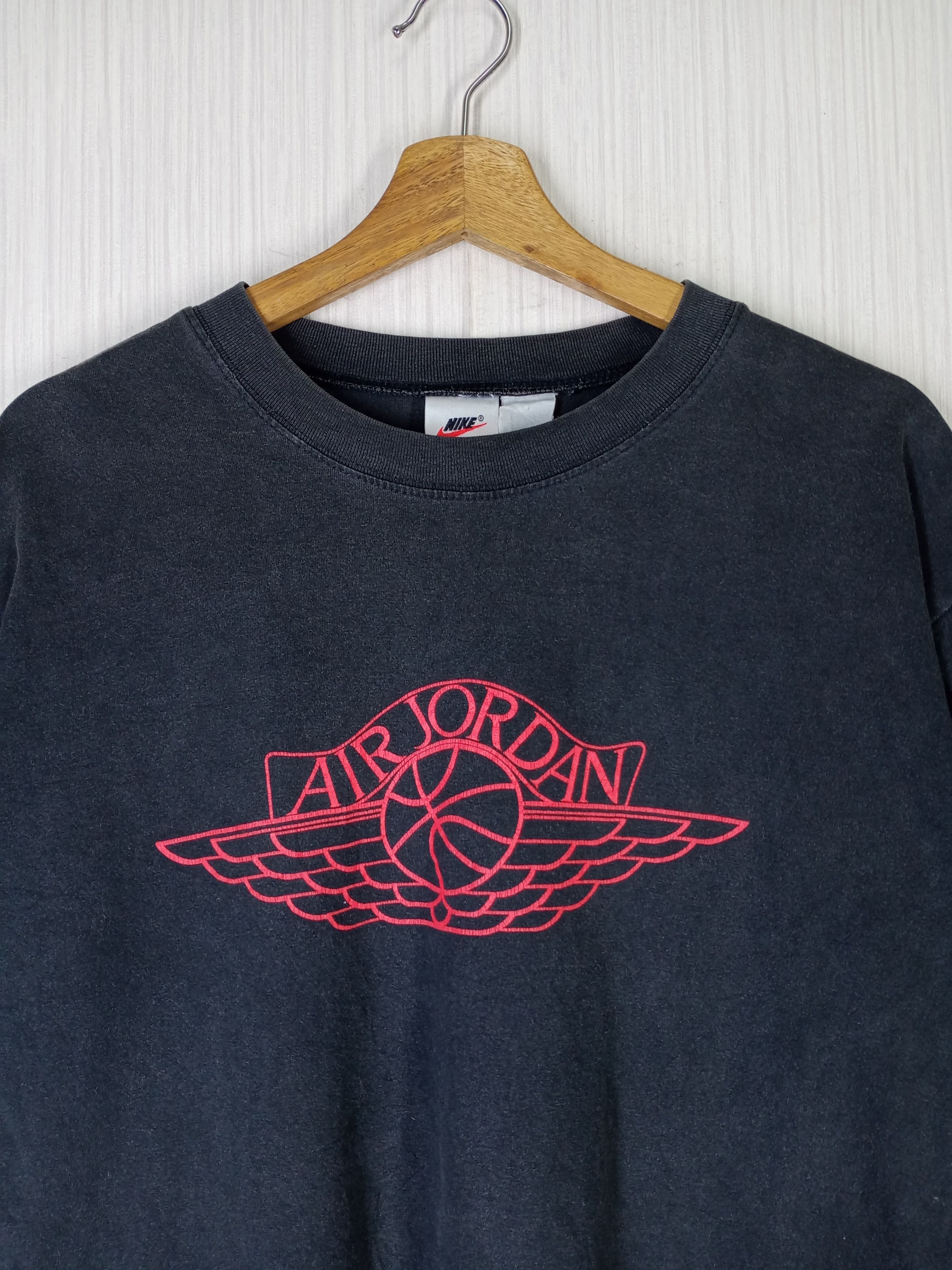 Jordan Brand Rare Vintage 90s Air Jordan Big Logo Tshirt Size US M / EU 48-50 / 2 - 6 Thumbnail