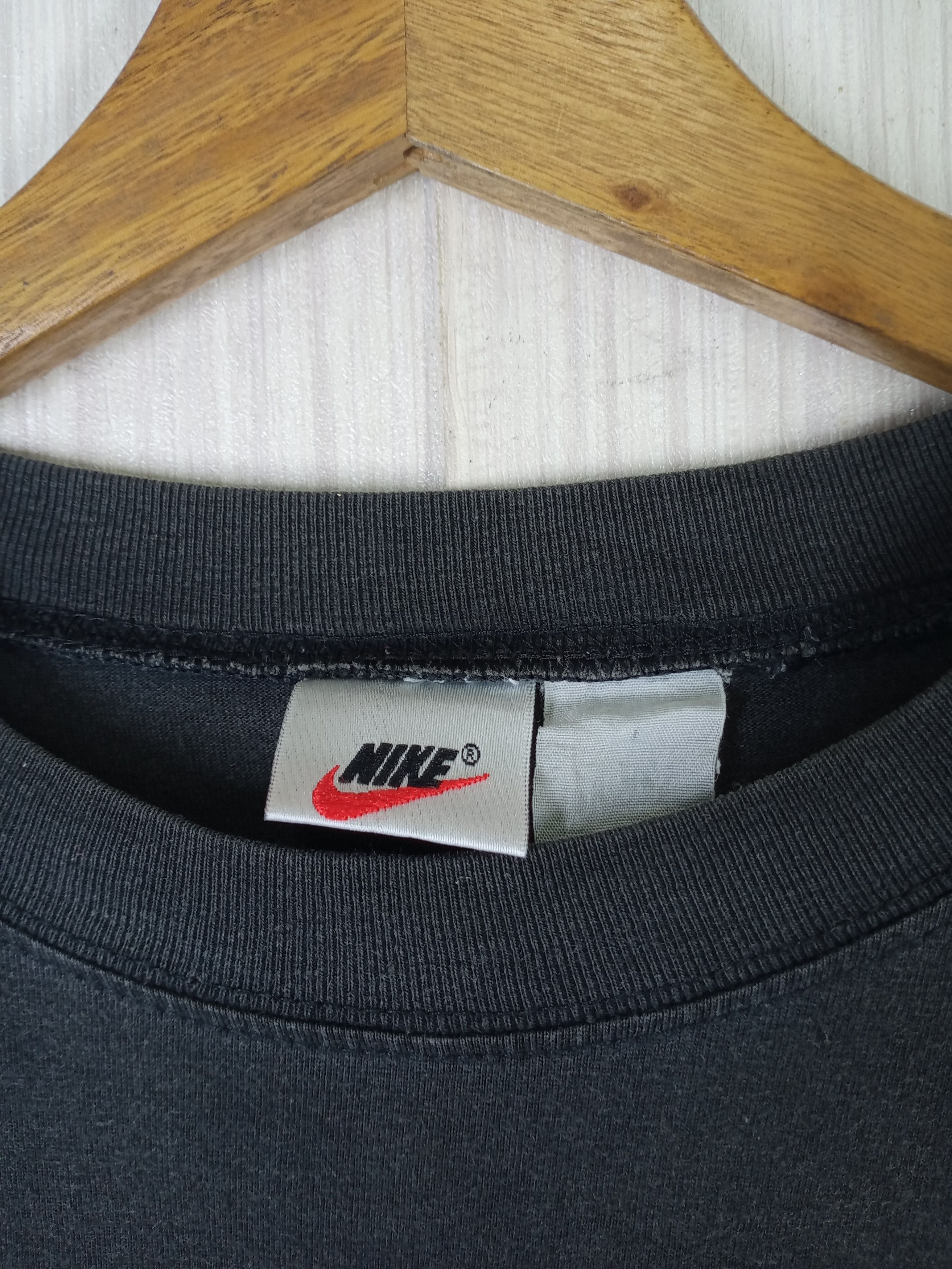 Jordan Brand Rare Vintage 90s Air Jordan Big Logo Tshirt Size US M / EU 48-50 / 2 - 5 Thumbnail