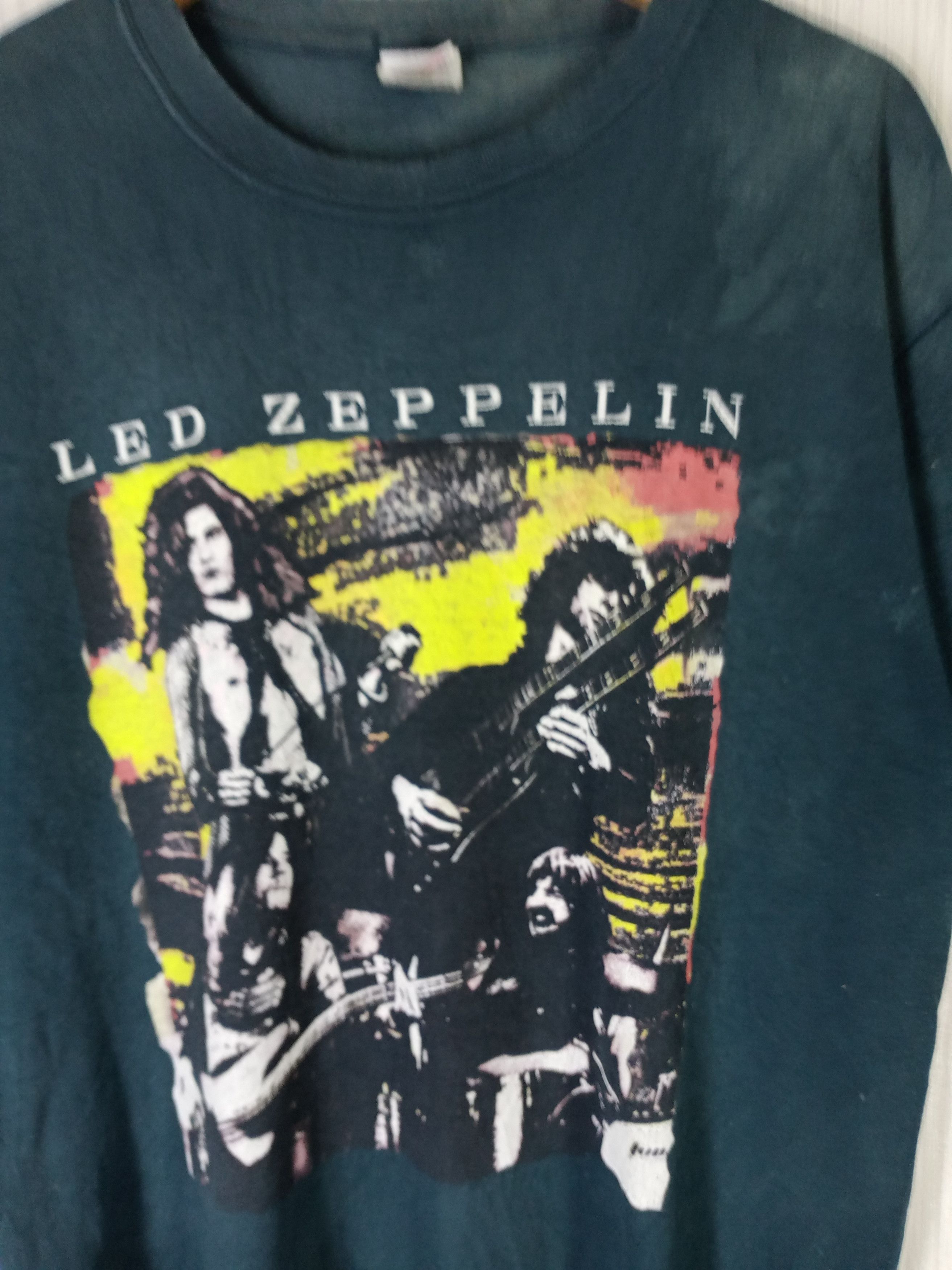Led Zeppelin Vintage Led Zeppelin Distressed Rock Band Tshirt Size US M / EU 48-50 / 2 - 8 Thumbnail