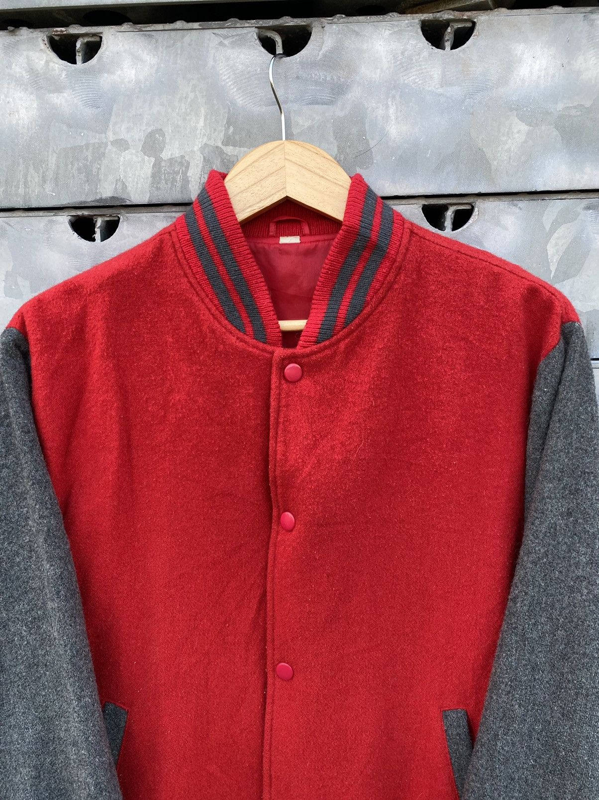Vintage Vintage Unbrand Plain Red Varsity Jacket Size US L / EU 52-54 / 3 - 2 Thumbnail