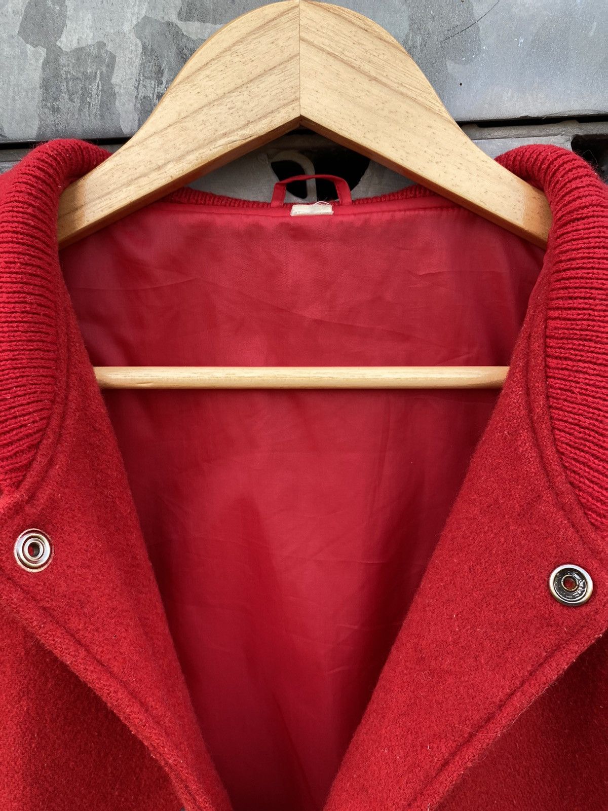 Vintage Vintage Unbrand Plain Red Varsity Jacket Size US L / EU 52-54 / 3 - 8 Thumbnail