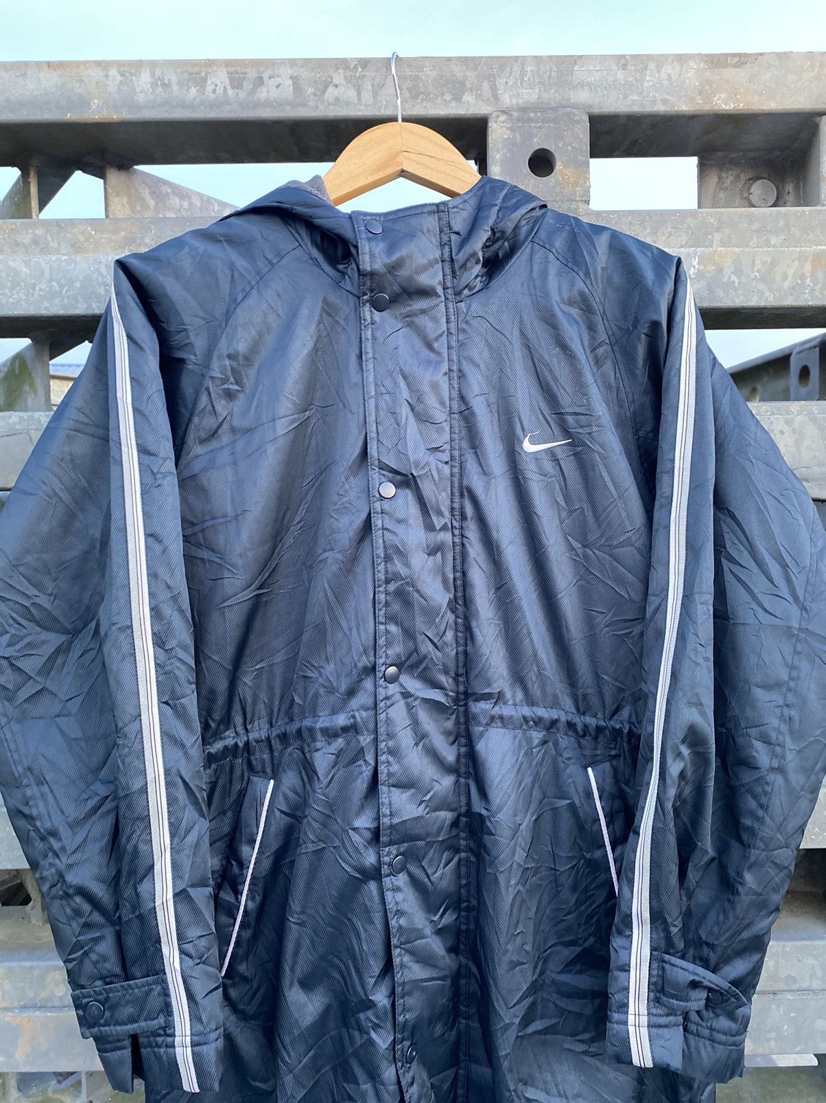 Nike Vintage Nike Jacket Big Logo Swoosh Back Size L Size US L / EU 52-54 / 3 - 2 Thumbnail