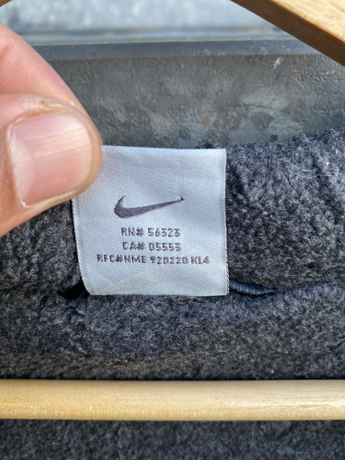 Nike Vintage Nike Jacket Big Logo Swoosh Back Size L Size US L / EU 52-54 / 3 - 14 Thumbnail