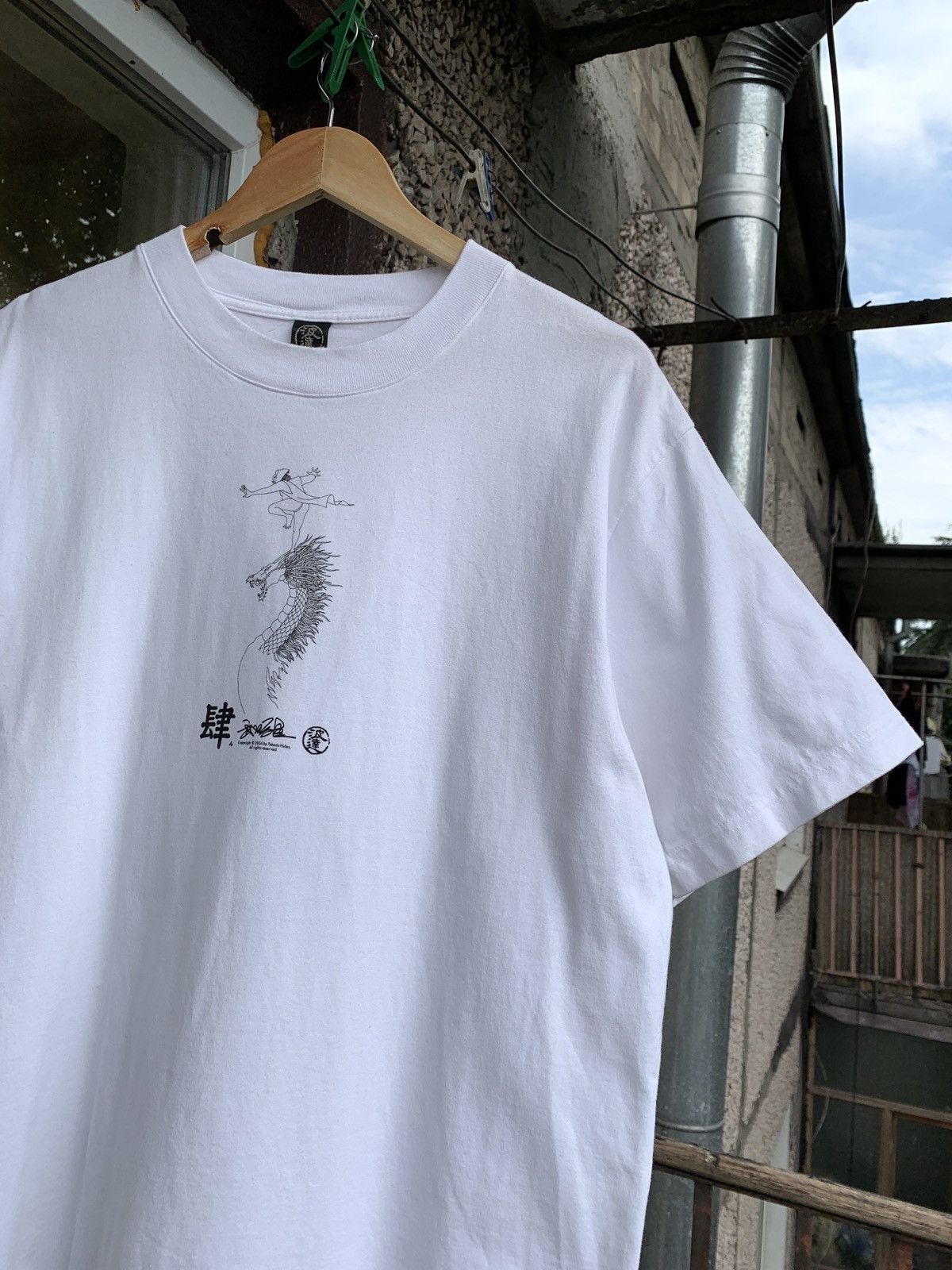 Japanese Brand 2004 Vintage Takeda Hideo Japanese Dragon Art White T-Shirt Size US L / EU 52-54 / 3 - 6 Thumbnail