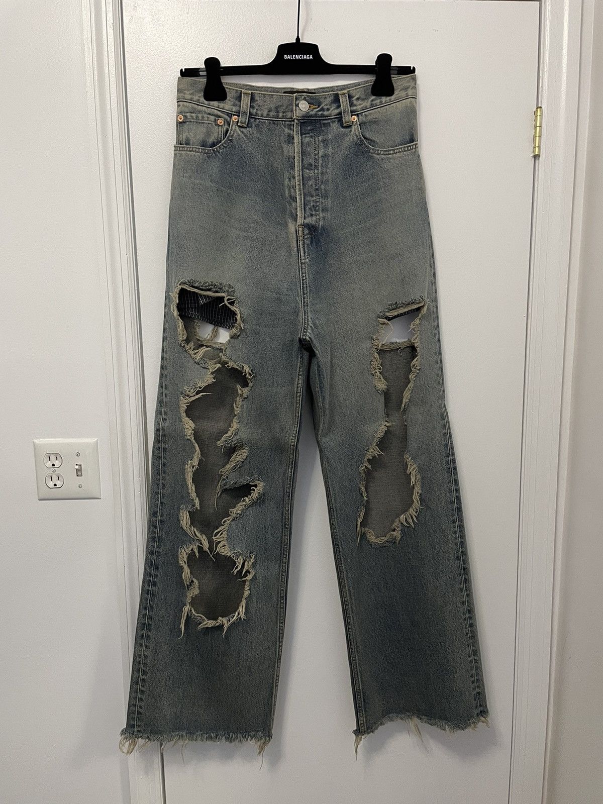 FS] [WAREHOUSE] GODBLESS BALENCIAGA DESTROYED JEANS SIZE M