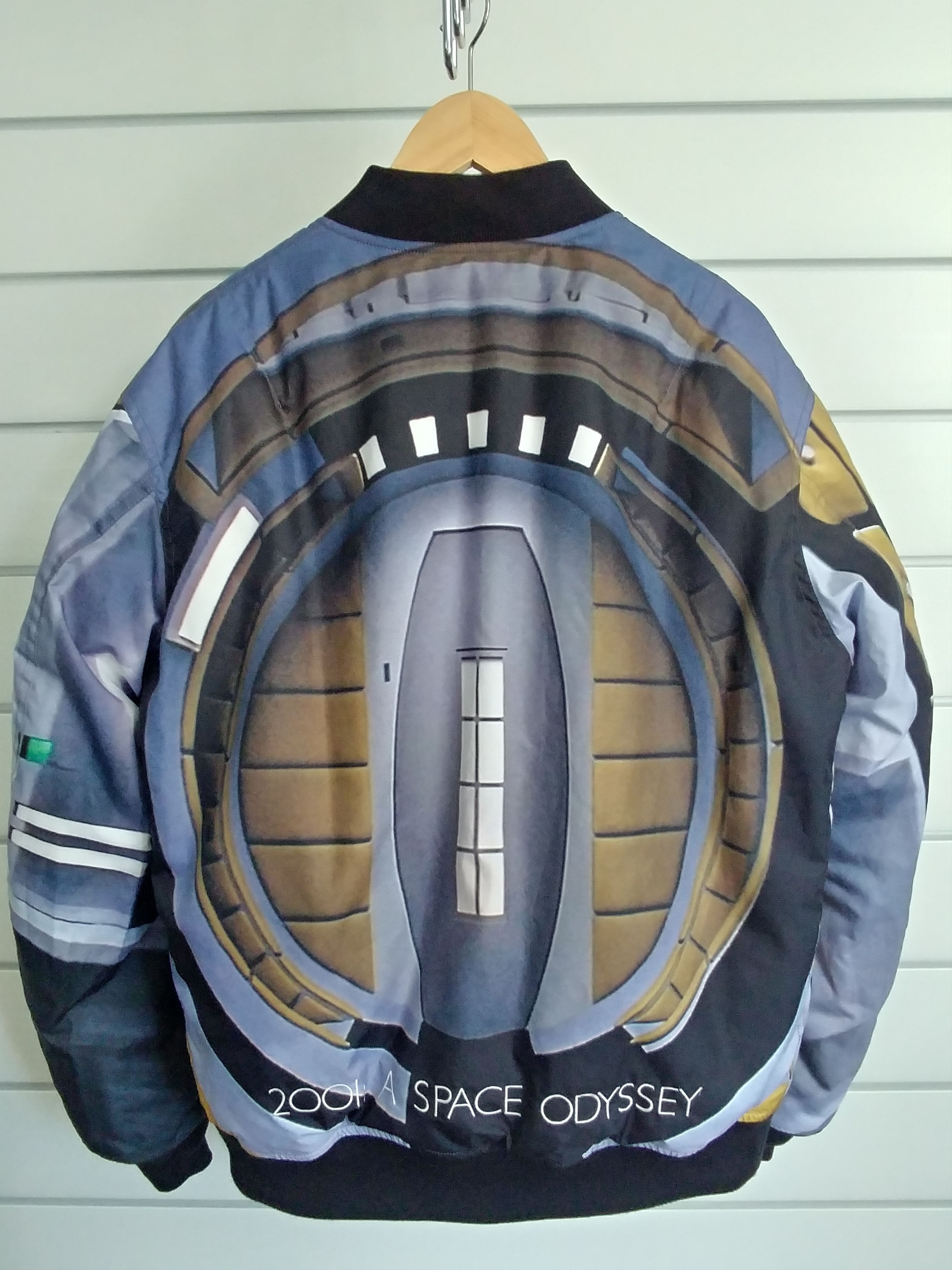 Undercover Undercover AW18 2001 A Space Odyssey Reversible Bomber Size US M / EU 48-50 / 2 - 2 Thumbnail