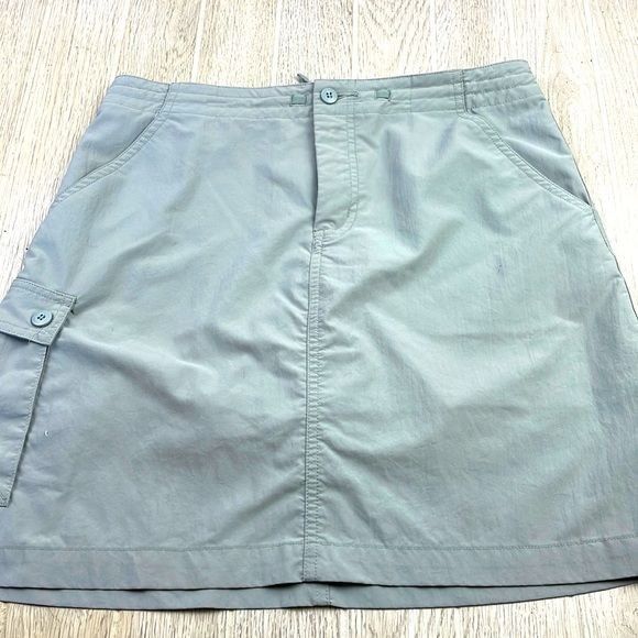 Patagonia Patagonia Gray Cargo Skorts. Womens size 6 | Grailed