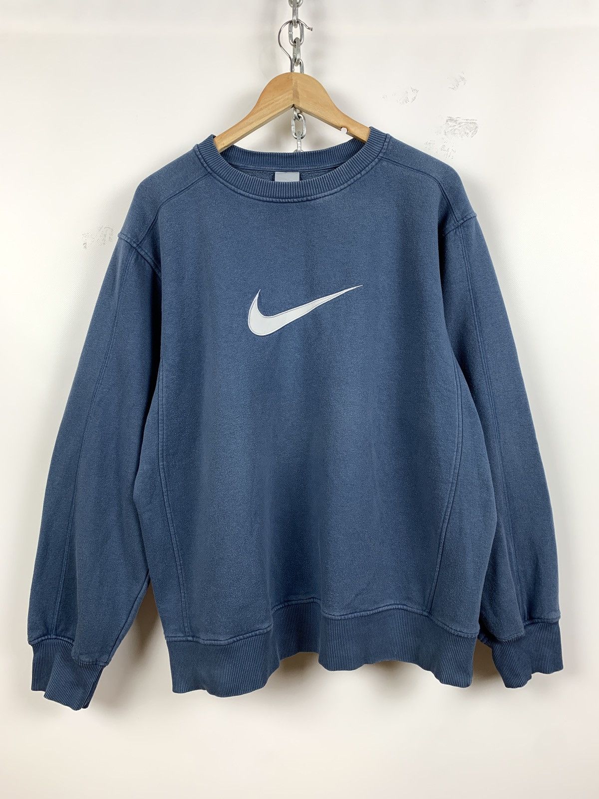 Nike 00s Vintage Nike Center Swoosh Blue Sweatshirt Size US L / EU 52-54 / 3 - 1 Thumbnail