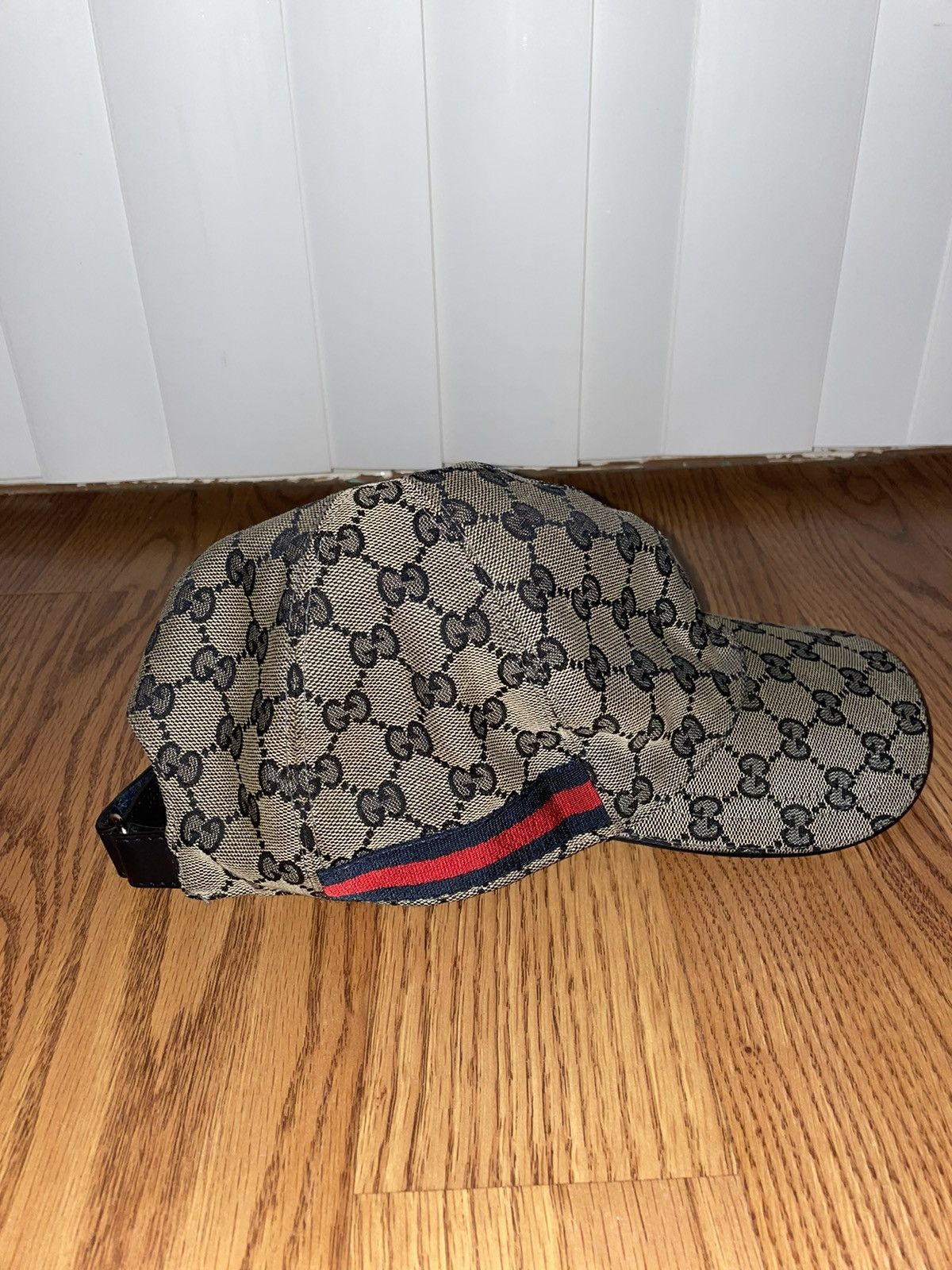 Gucci Gucci Baseball Cap Red/Blue Stripe Size ONE SIZE - 1 Thumbnail