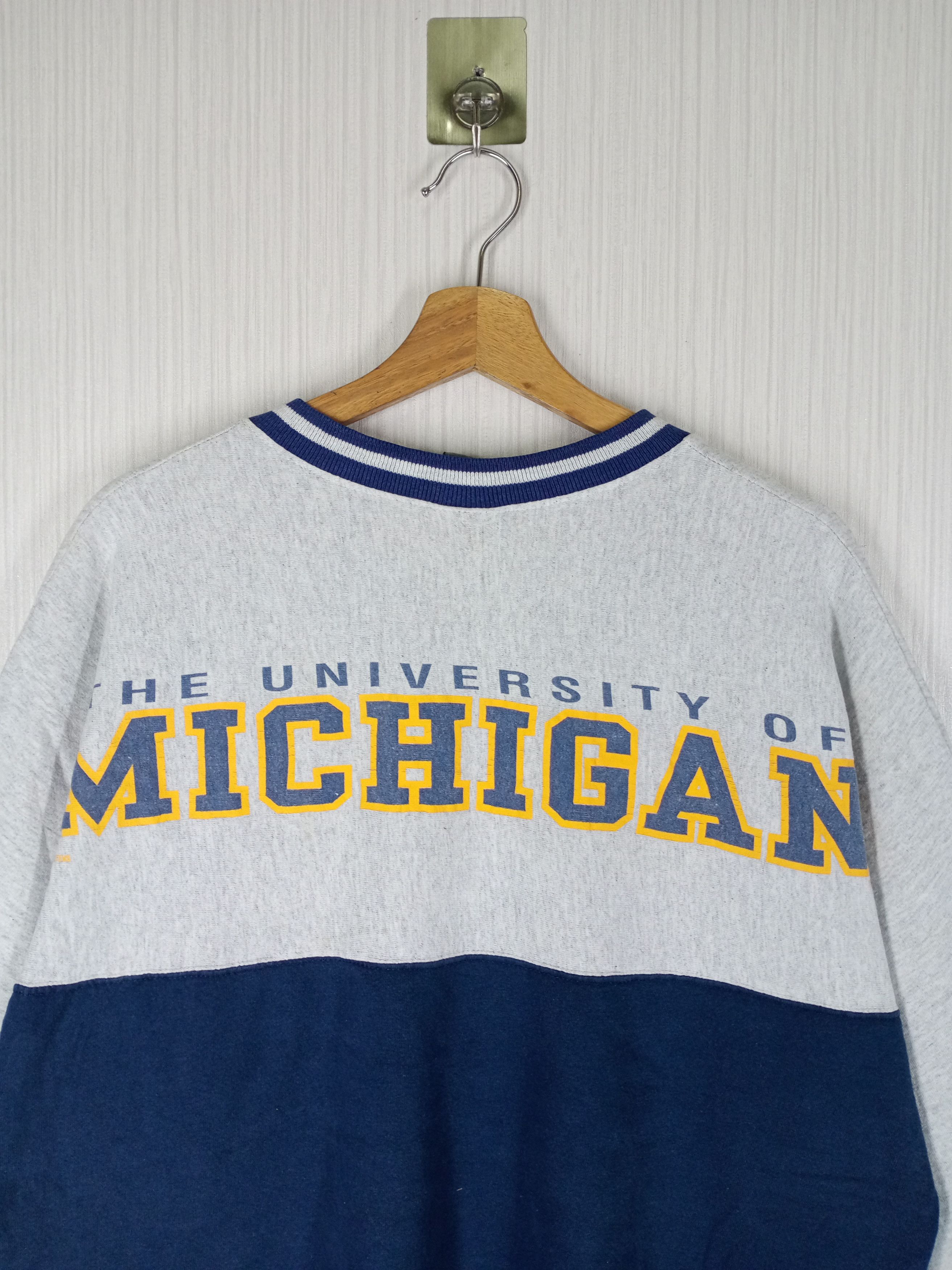 Vintage Vintage 90s The University Of Michigan Wolverines Tee Size US L / EU 52-54 / 3 - 7 Thumbnail