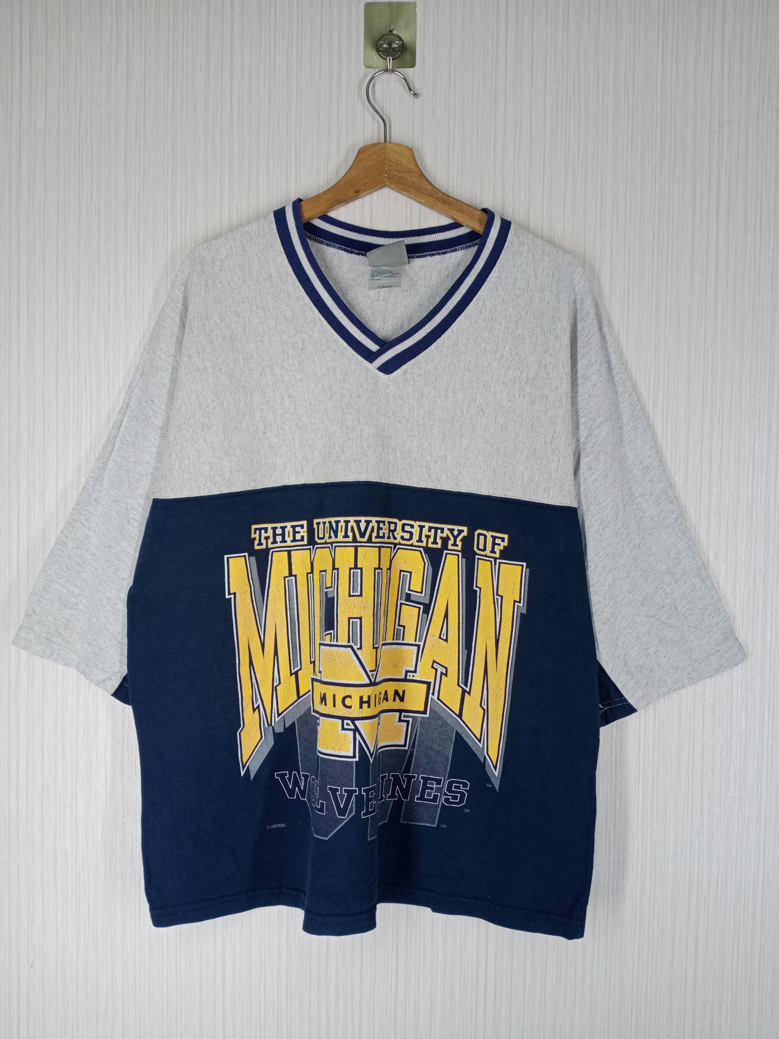 Vintage Vintage 90s The University Of Michigan Wolverines Tee Size US L / EU 52-54 / 3 - 1 Thumbnail