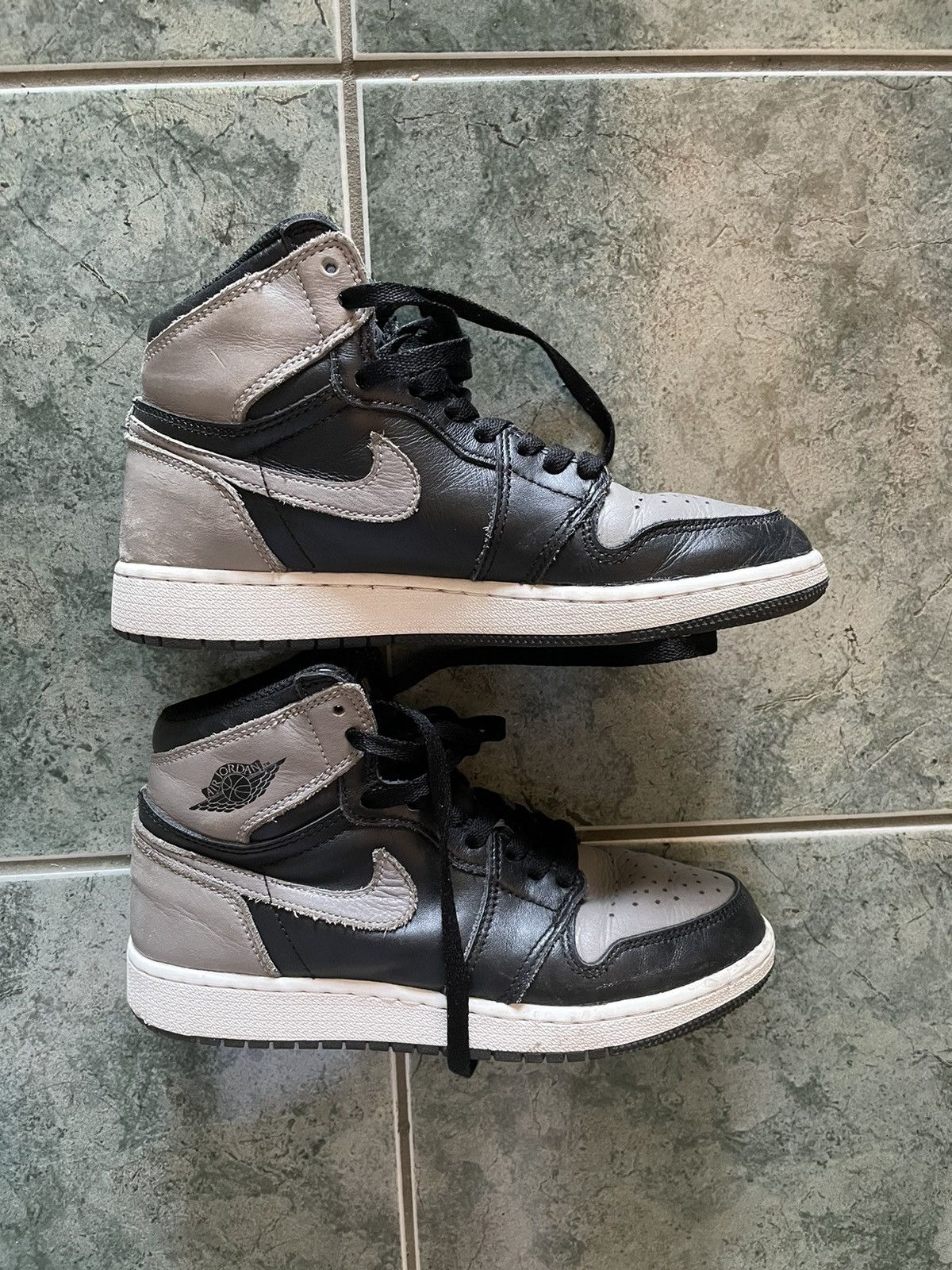 Jordan Brand × Nike Air Jordan 1 Retro High OG GS Shadow 2018 Size US 6 / EU 39 - 1 Thumbnail