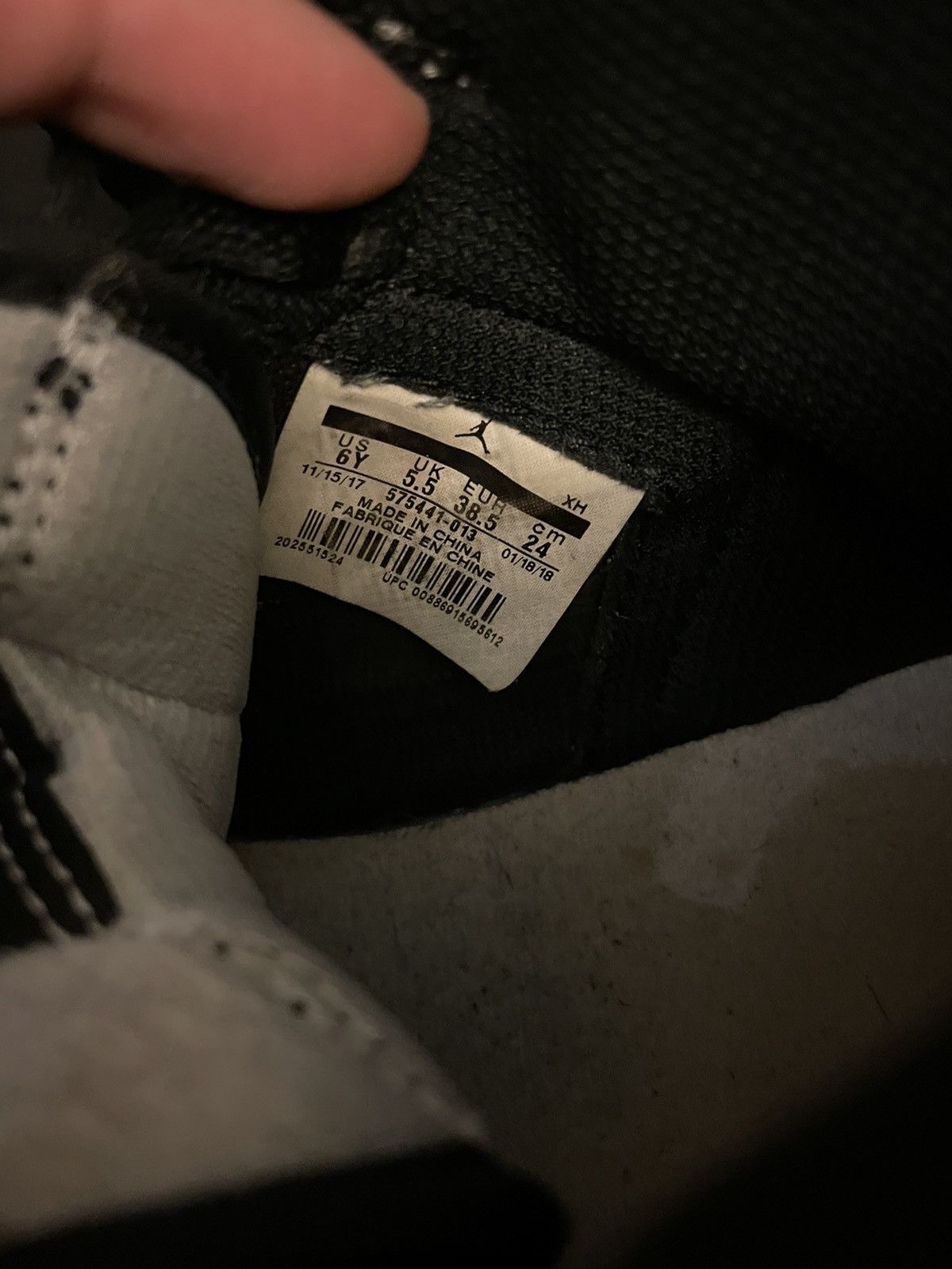 Jordan Brand × Nike Air Jordan 1 Retro High OG GS Shadow 2018 Size US 6 / EU 39 - 7 Thumbnail