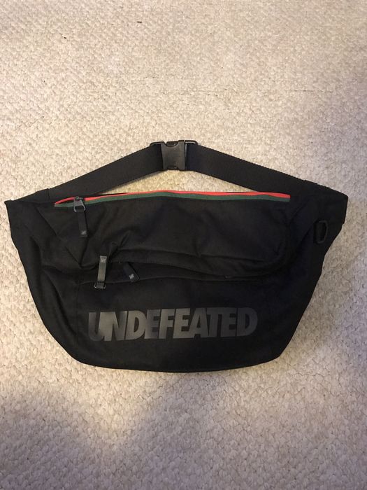 Undefeated nike sales fanny pack