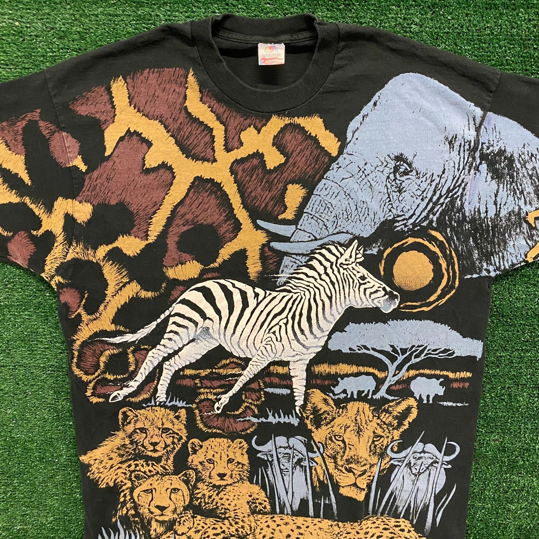 Vintage Safari Animal Vintage 90s Nature AOP T-Shirt Size US XL / EU 56 / 4 - 2 Thumbnail