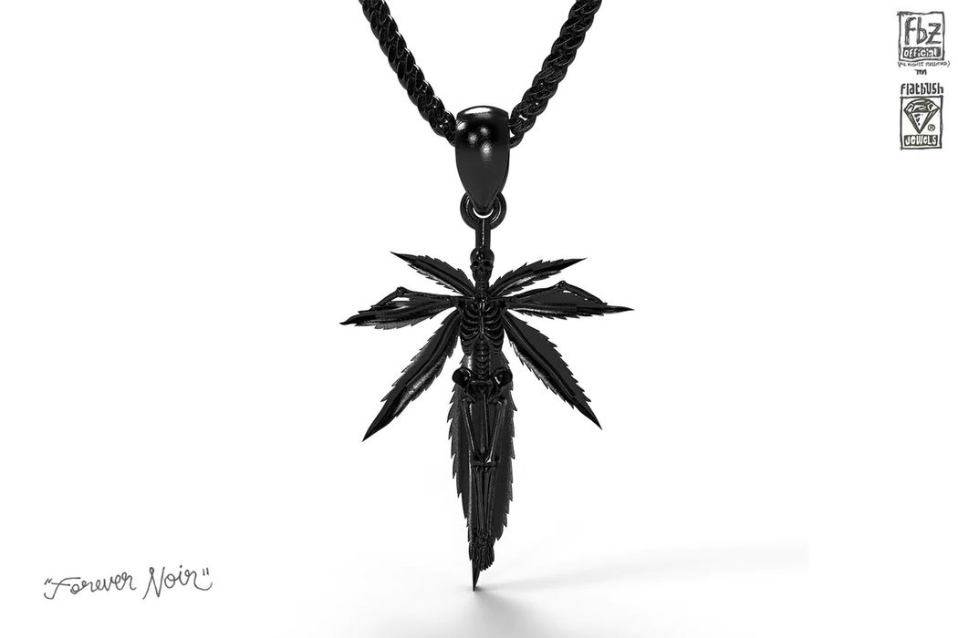 Flatbush Zombies FLATBUSH ZOMBIES CRUCIFIX LEAF CHAIN IN ɿIOИ ɿɘVɘɿOᖷ