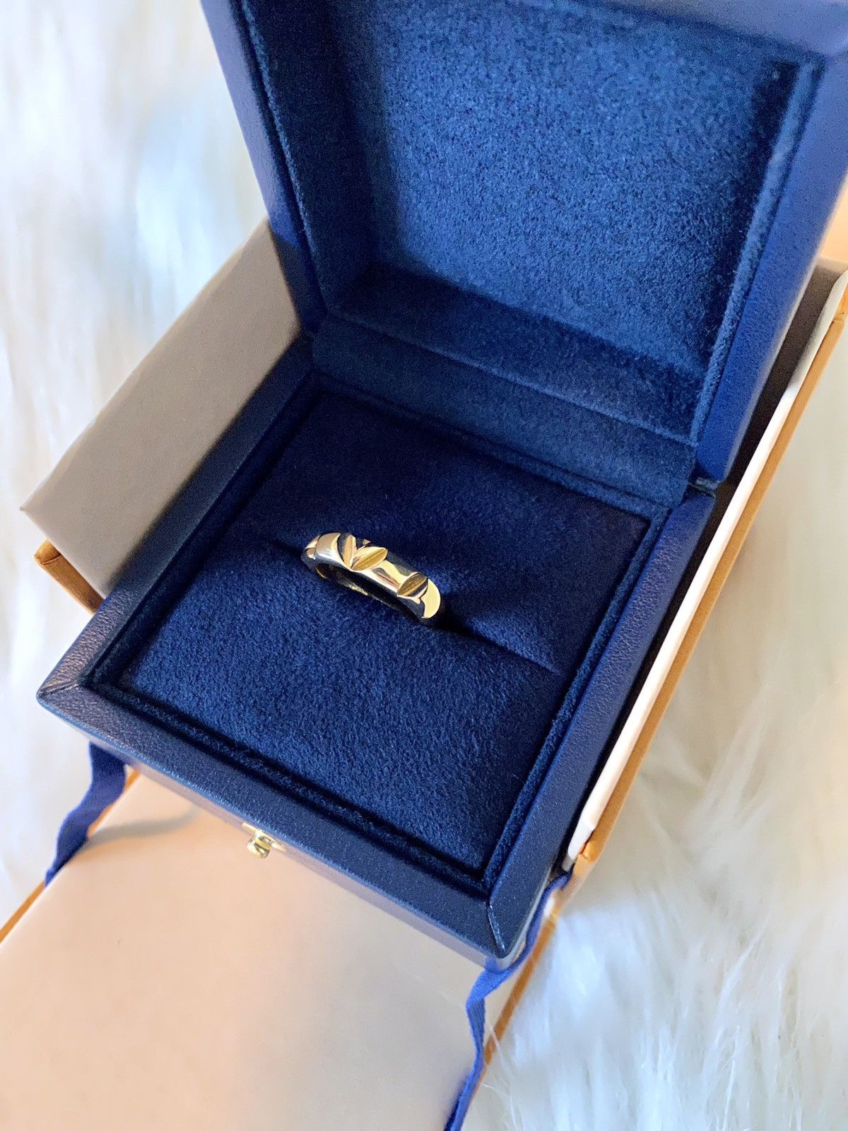 Louis Vuitton LV VOLT MULTI RING, YELLOW GOLD Size ONE SIZE - 1 Thumbnail