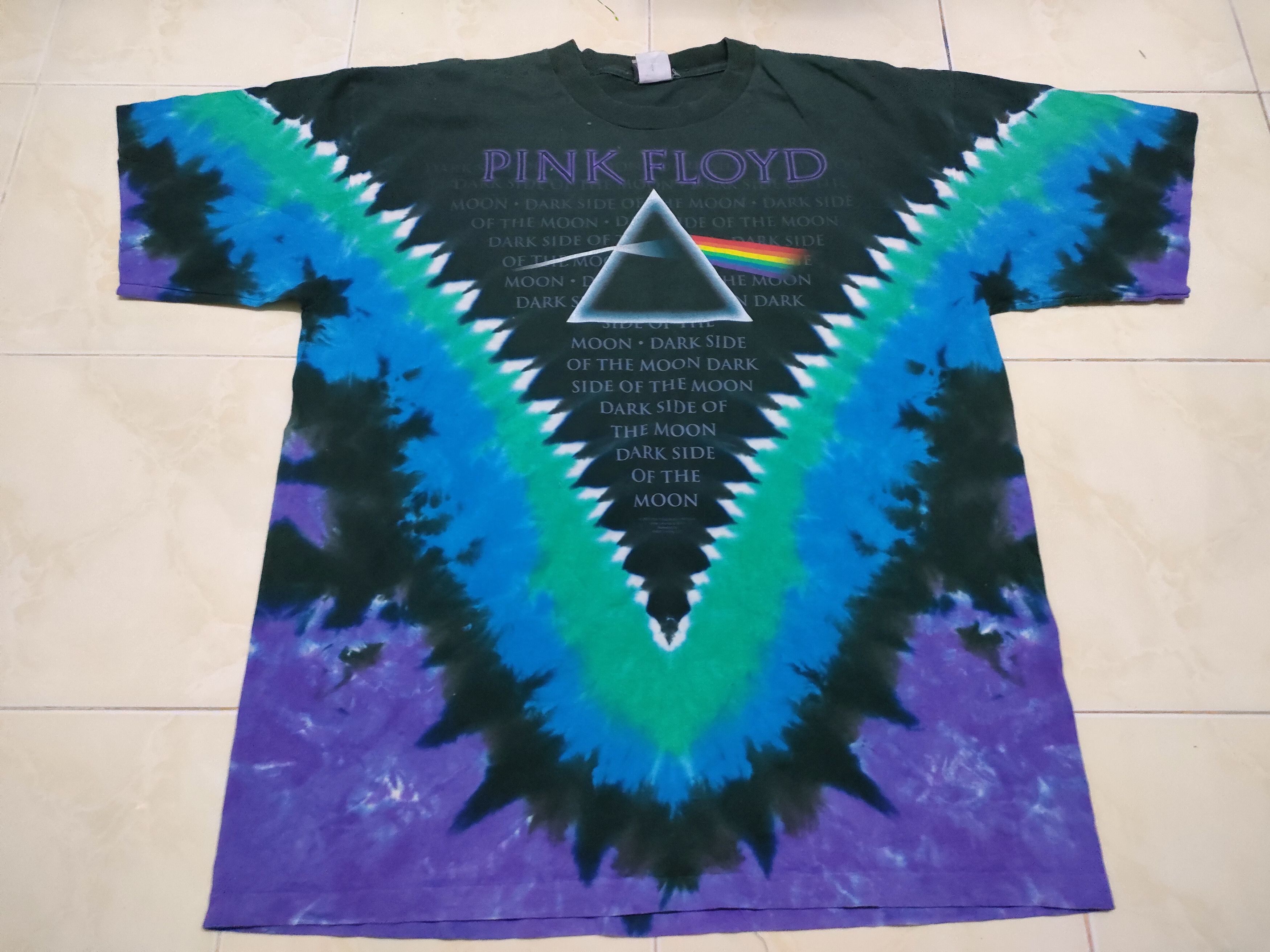 Band Tees × Pink Floyd × Vintage Vintage Pink Floyd Dark Side of The Moon Tie Dye Rock Tee Size US XL / EU 56 / 4 - 8 Thumbnail