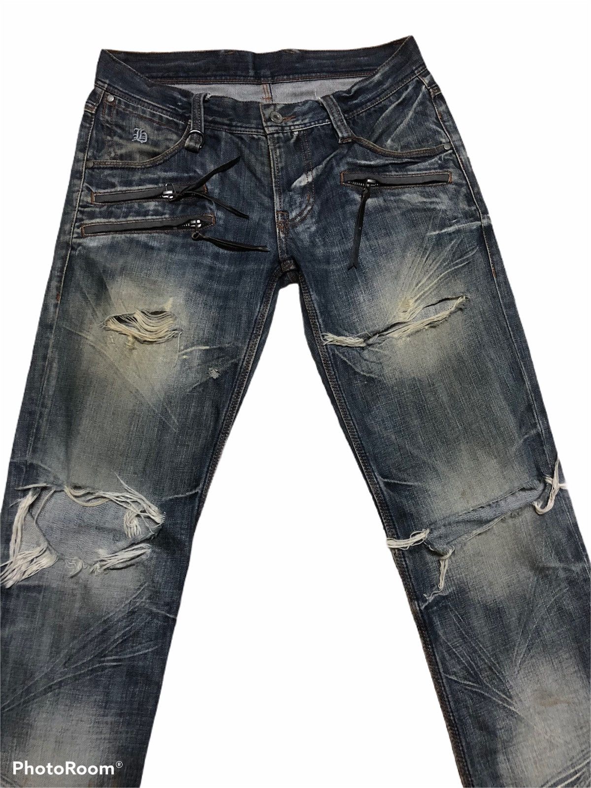 Japanese Brand ❌ON SALE❌ 90’s Distressed Ripped Jeans Dirty Design Size US 31 - 3 Thumbnail