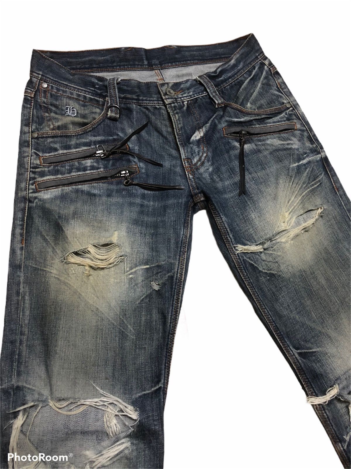 Japanese Brand ❌ON SALE❌ 90’s Distressed Ripped Jeans Dirty Design Size US 31 - 2 Thumbnail