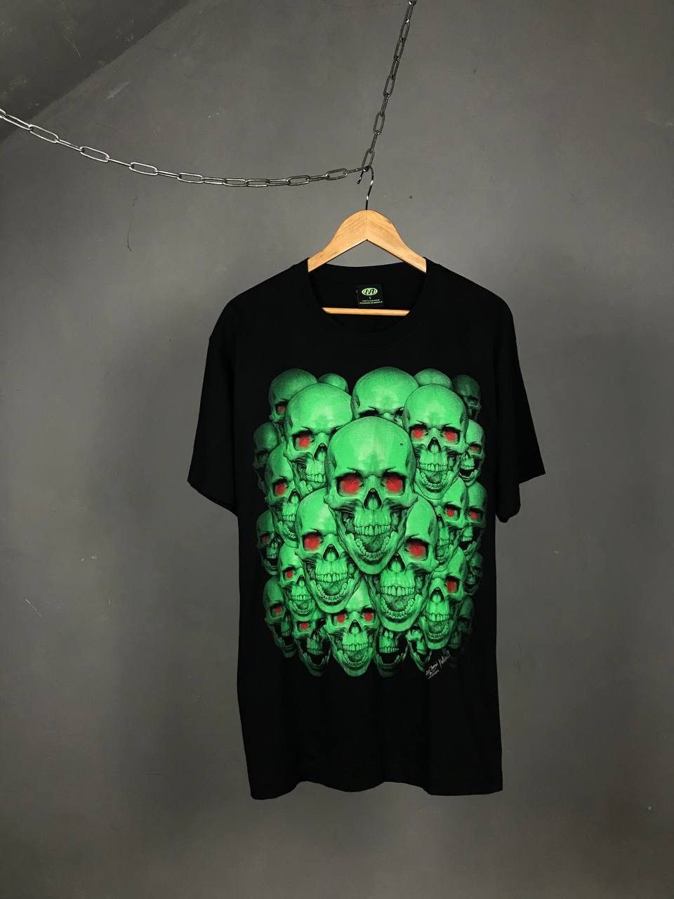 Vintage Skulls vintage rock overprinted tee Size US L / EU 52-54 / 3 - 1 Thumbnail