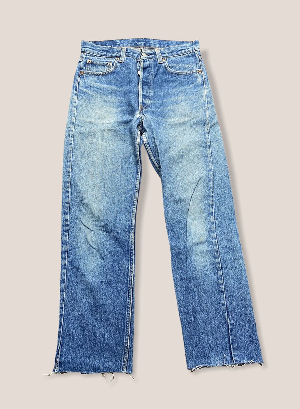 Vintage 501 Levis 90s straight leg light wash denim