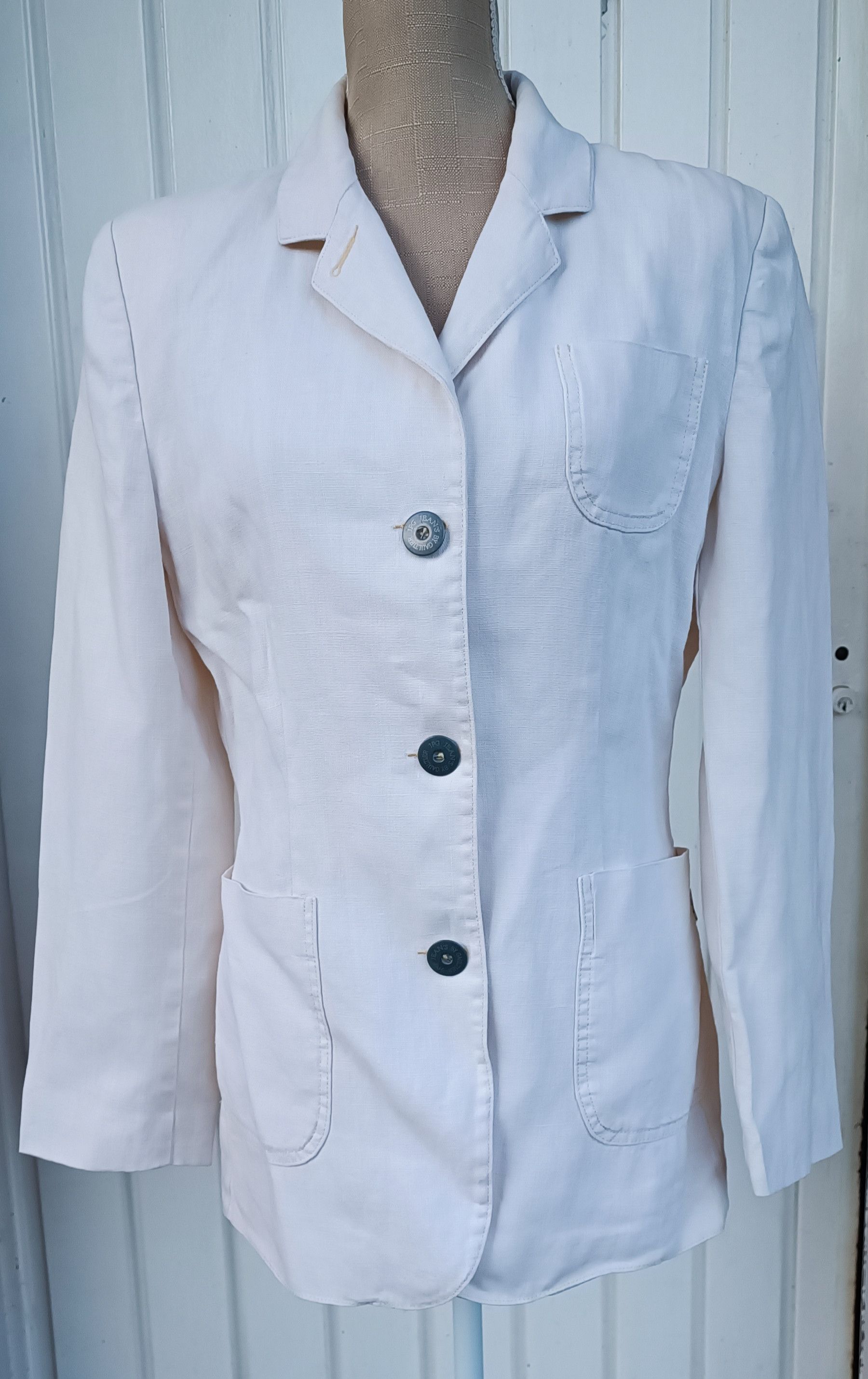 Jean Paul Gaultier Ecru linen jacket with shoulder pads. 90's Size US S / EU 44-46 / 1 - 25 Thumbnail