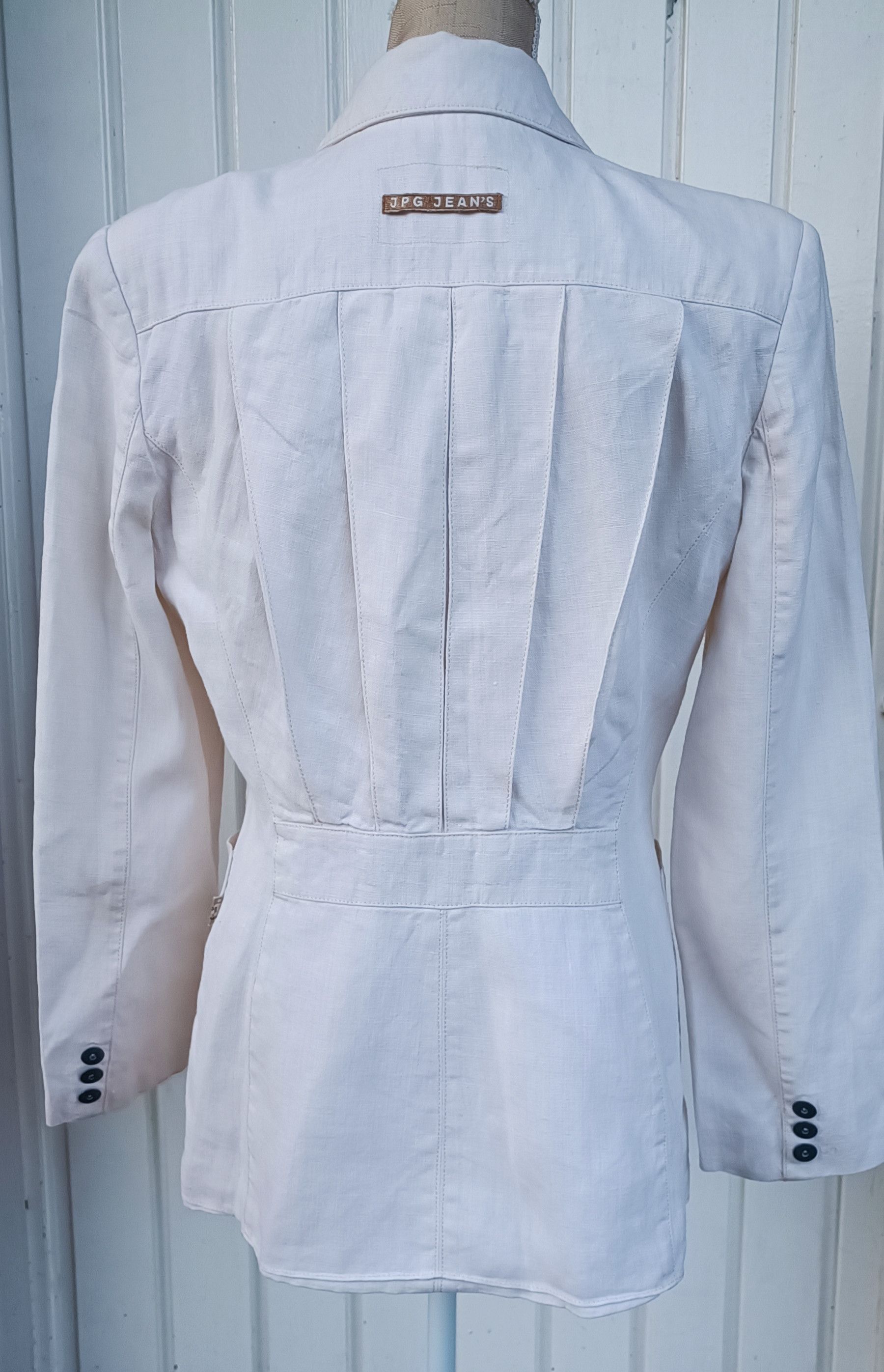 Jean Paul Gaultier Ecru linen jacket with shoulder pads. 90's Size US S / EU 44-46 / 1 - 24 Thumbnail