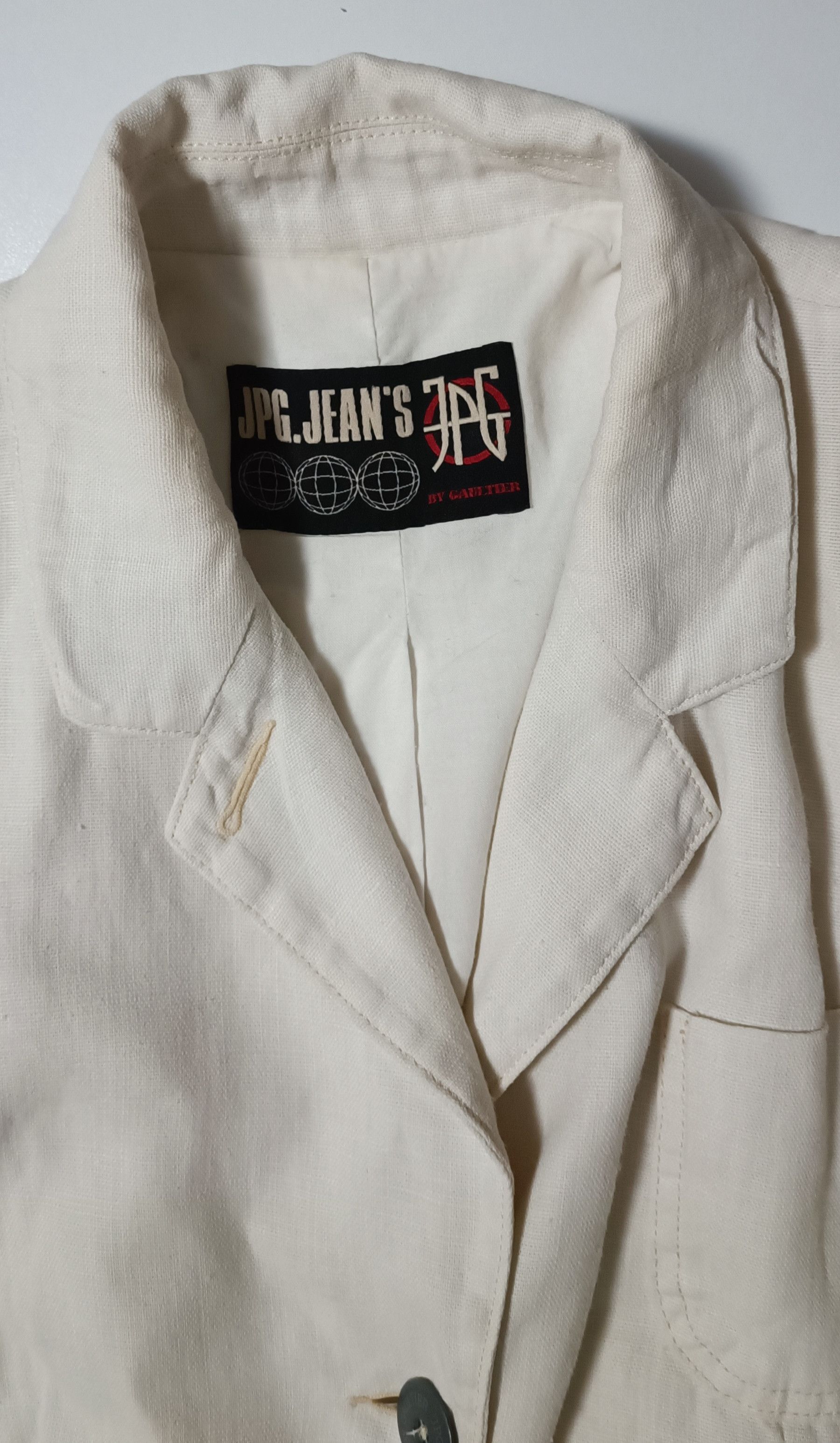 Jean Paul Gaultier Ecru linen jacket with shoulder pads. 90's Size US S / EU 44-46 / 1 - 22 Thumbnail
